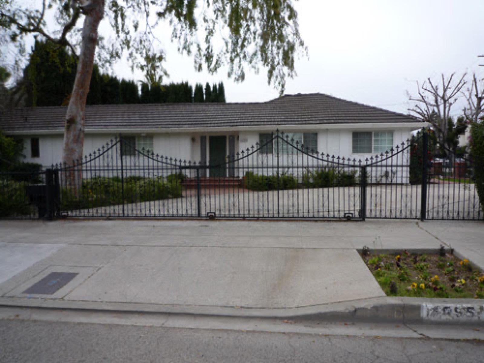 Toluca Lake house — photo 1