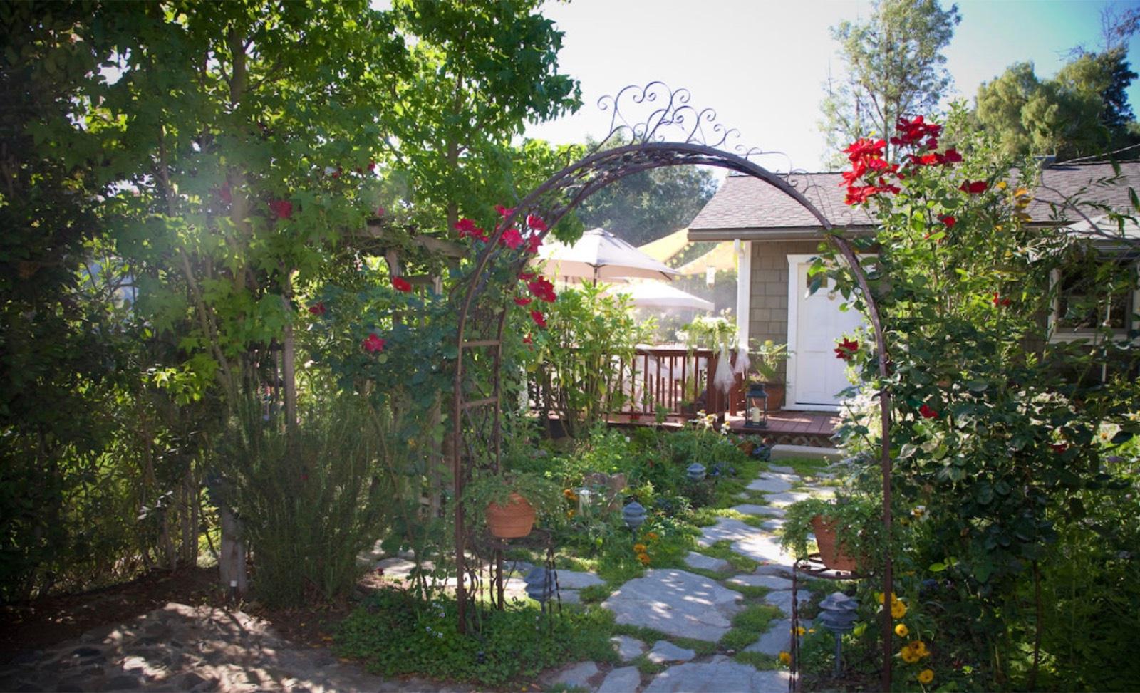 Topanga Garden Home — photo 2