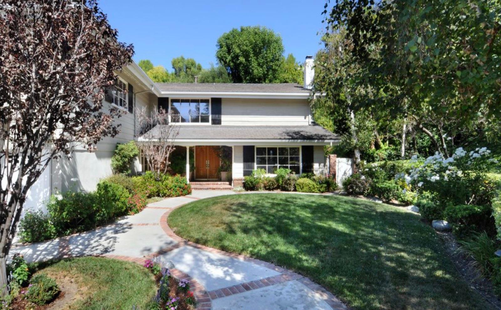 Traditional Winnetka House — photo 6