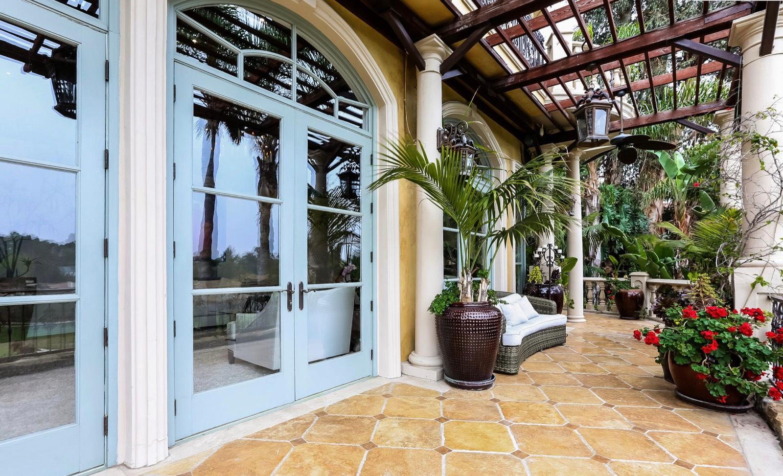 Tropical Mansion — photo 6