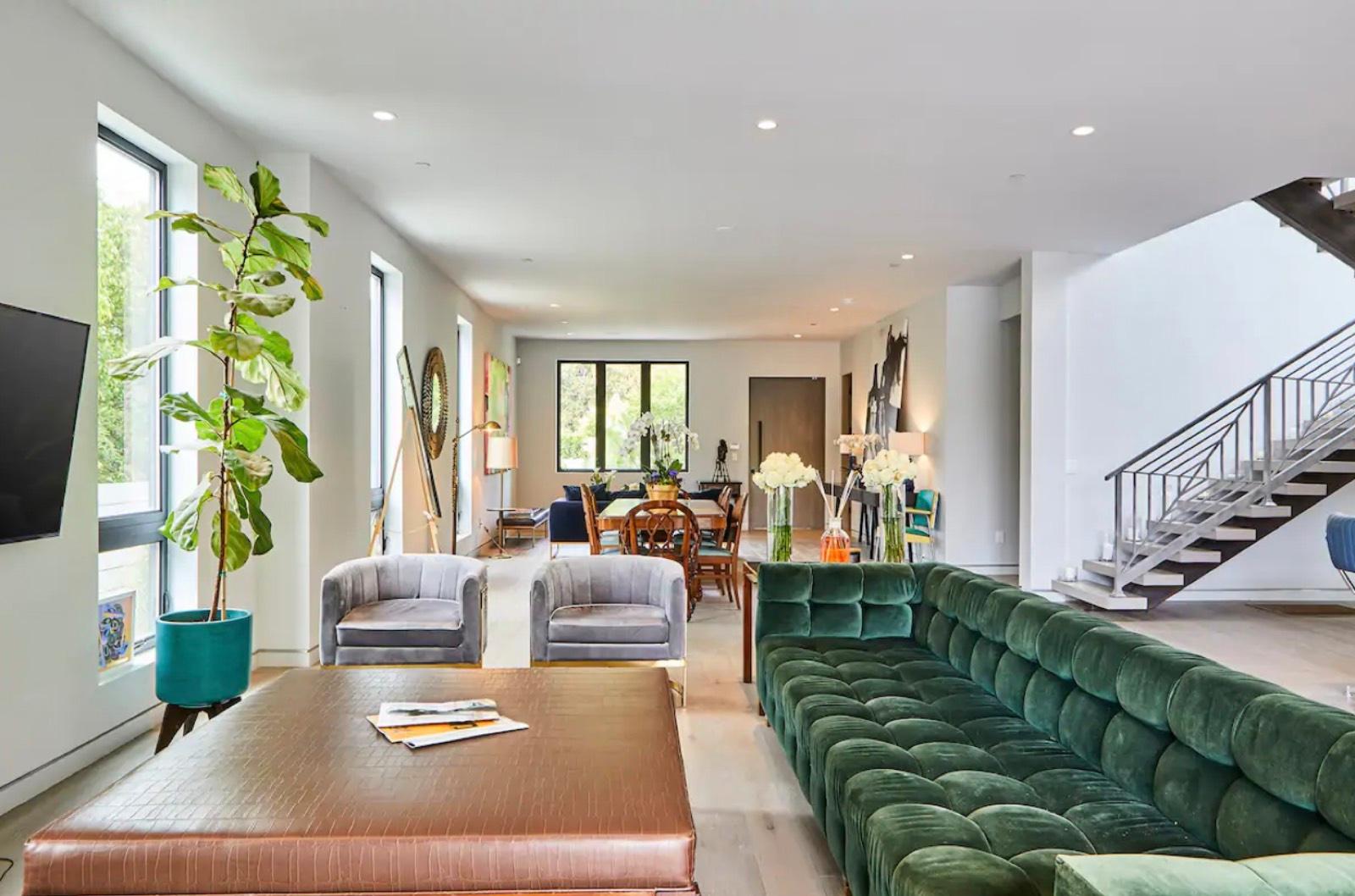 Tropical Modern Home — photo 1