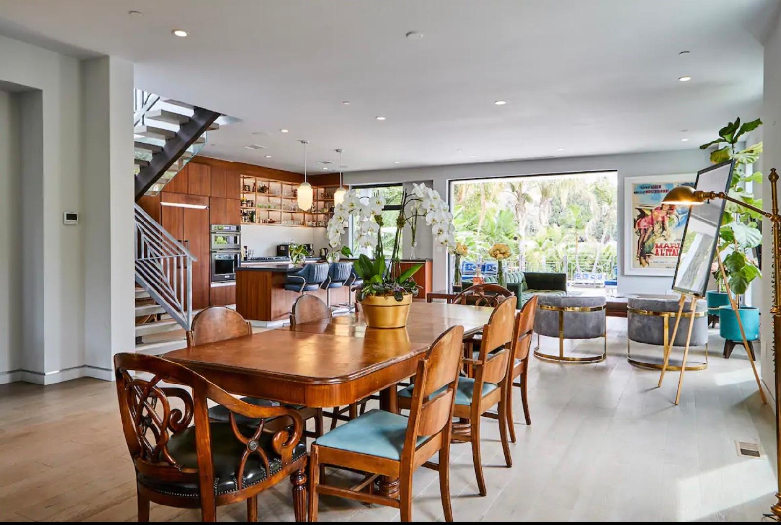 Tropical Modern Home — photo 2