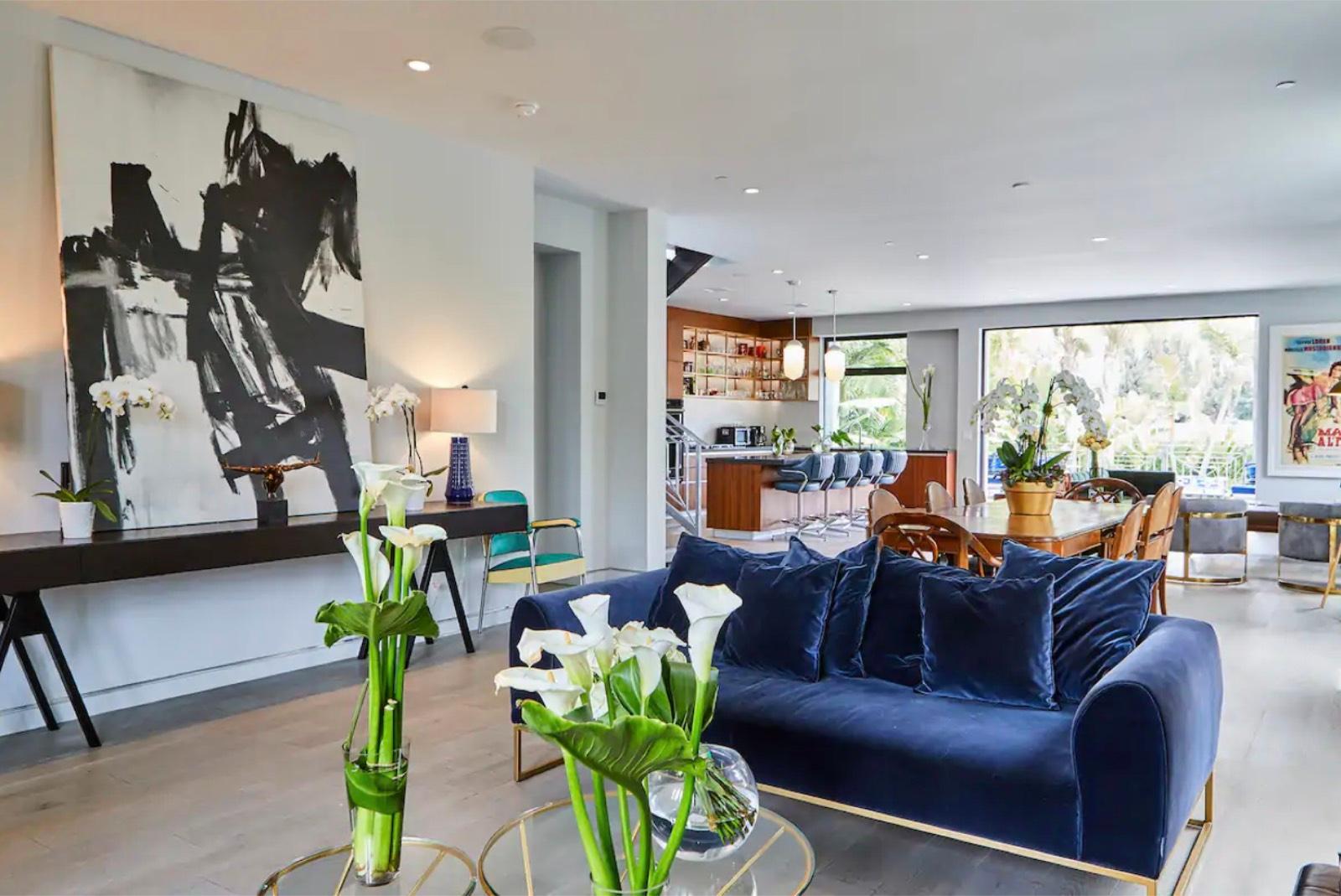 Tropical Modern Home — photo 3