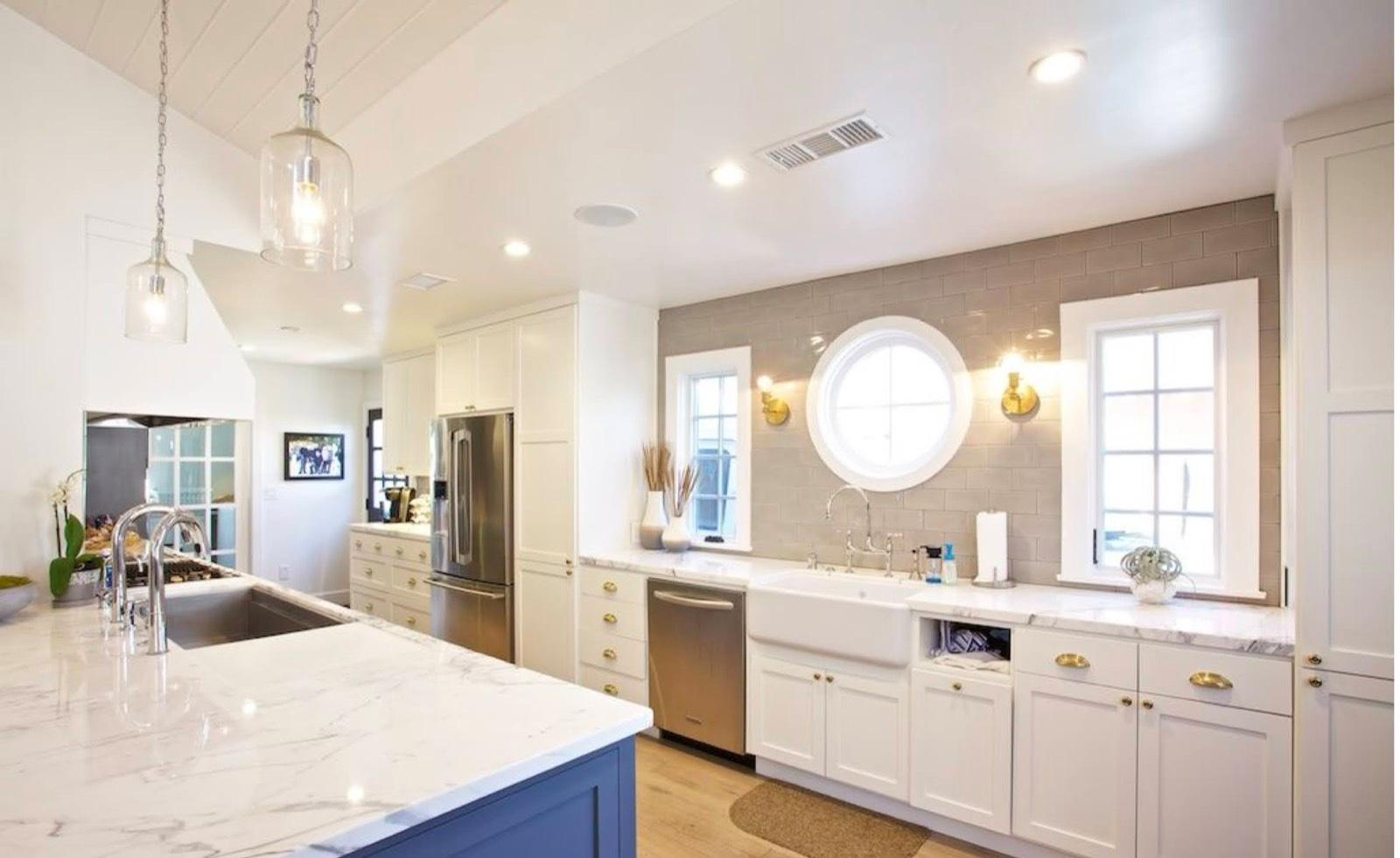 T's Cali Cape Cod Home — photo 2