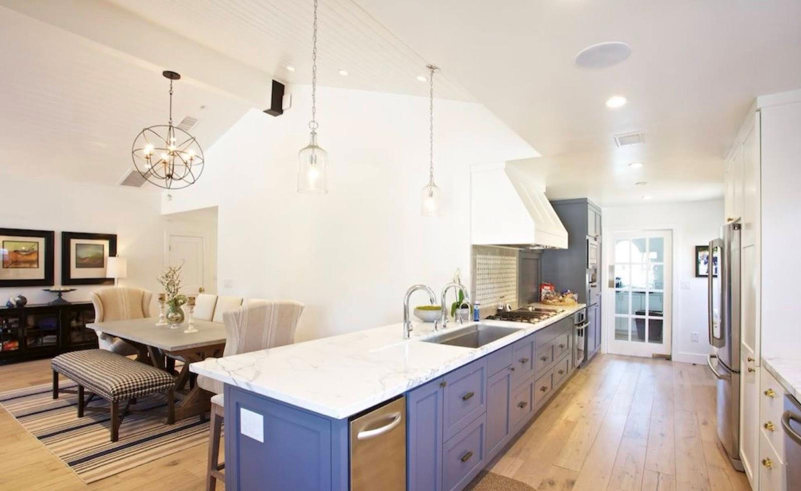 T's Cali Cape Cod Home — photo 12
