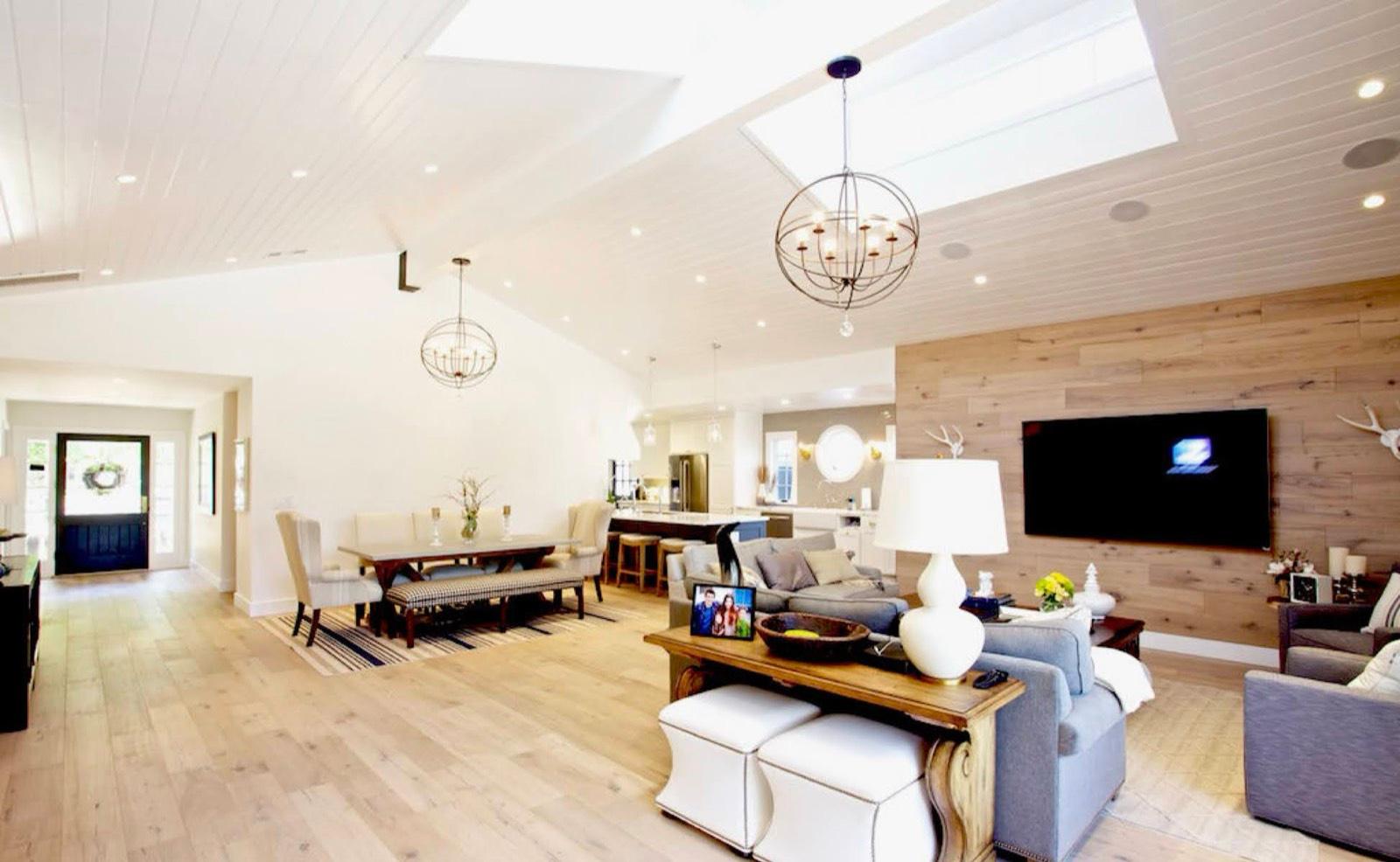 T's Cali Cape Cod Home — photo 6