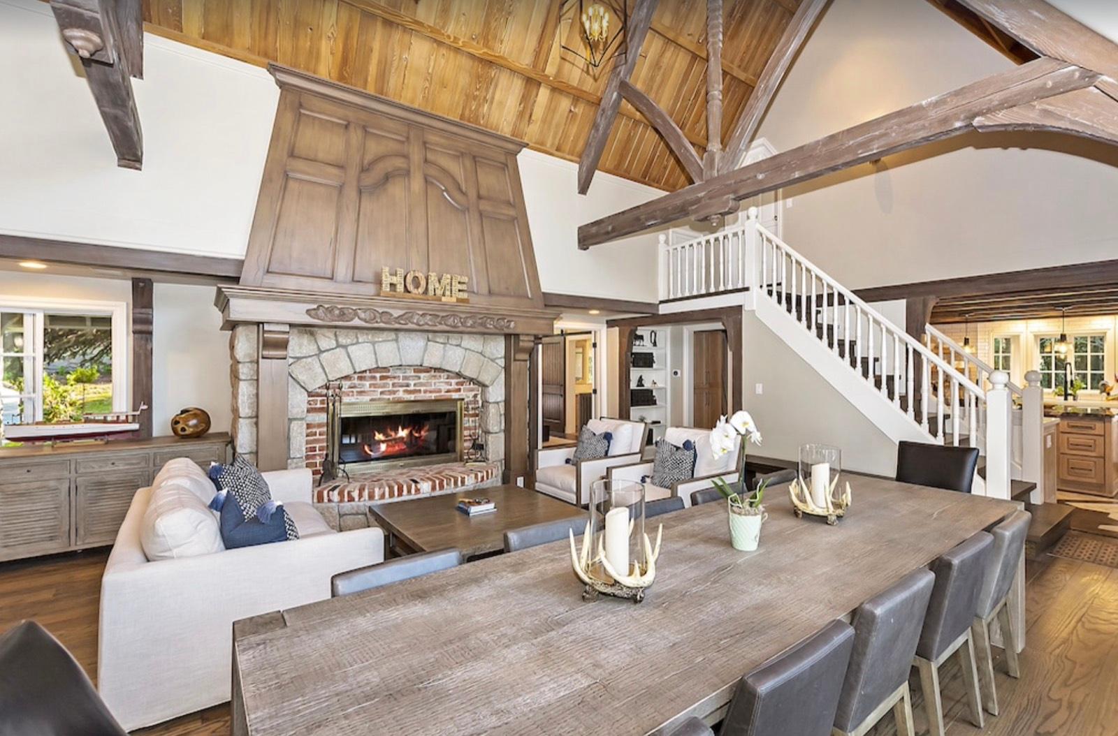 T's Lakefront Mansion — photo 7