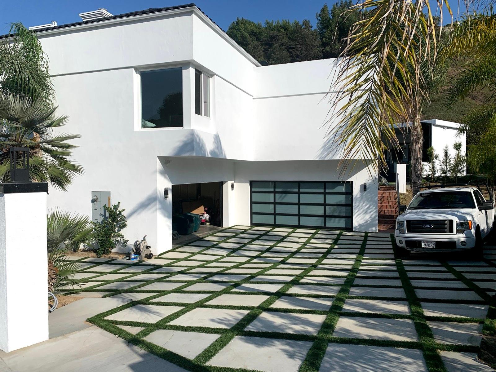 T's Modern View Stunner — photo 1