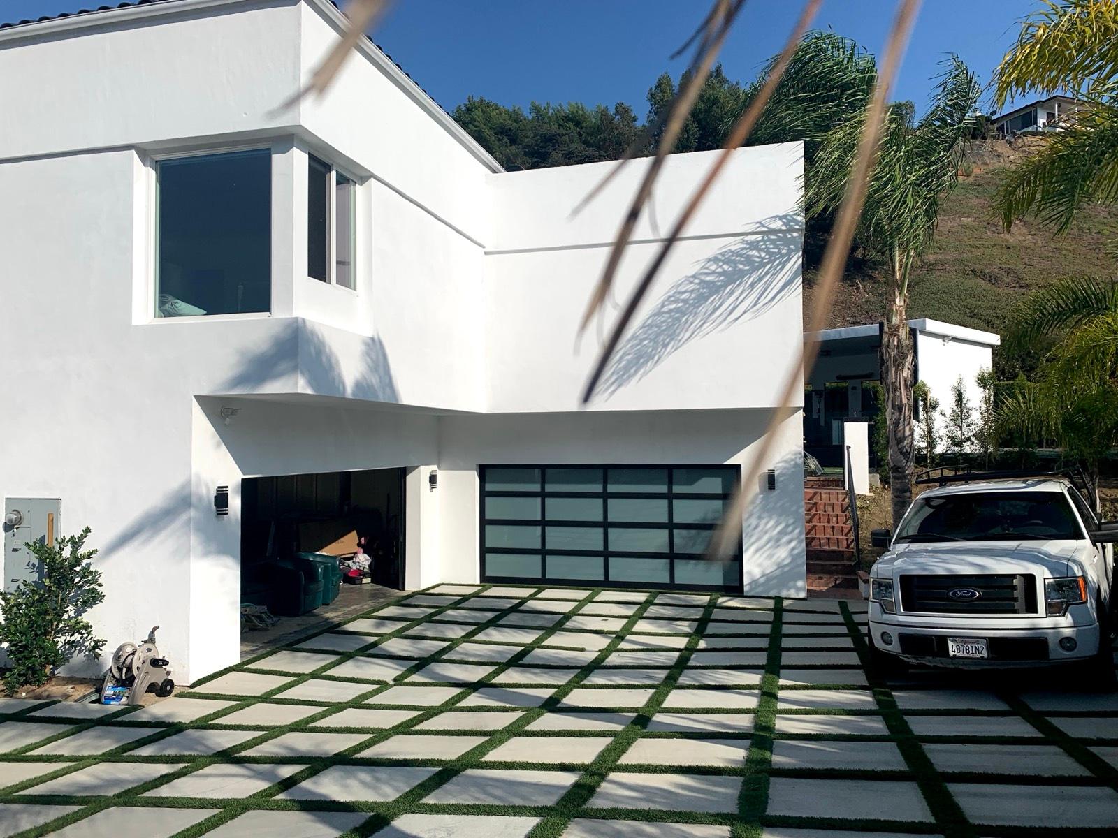 T's Modern View Stunner — photo 10