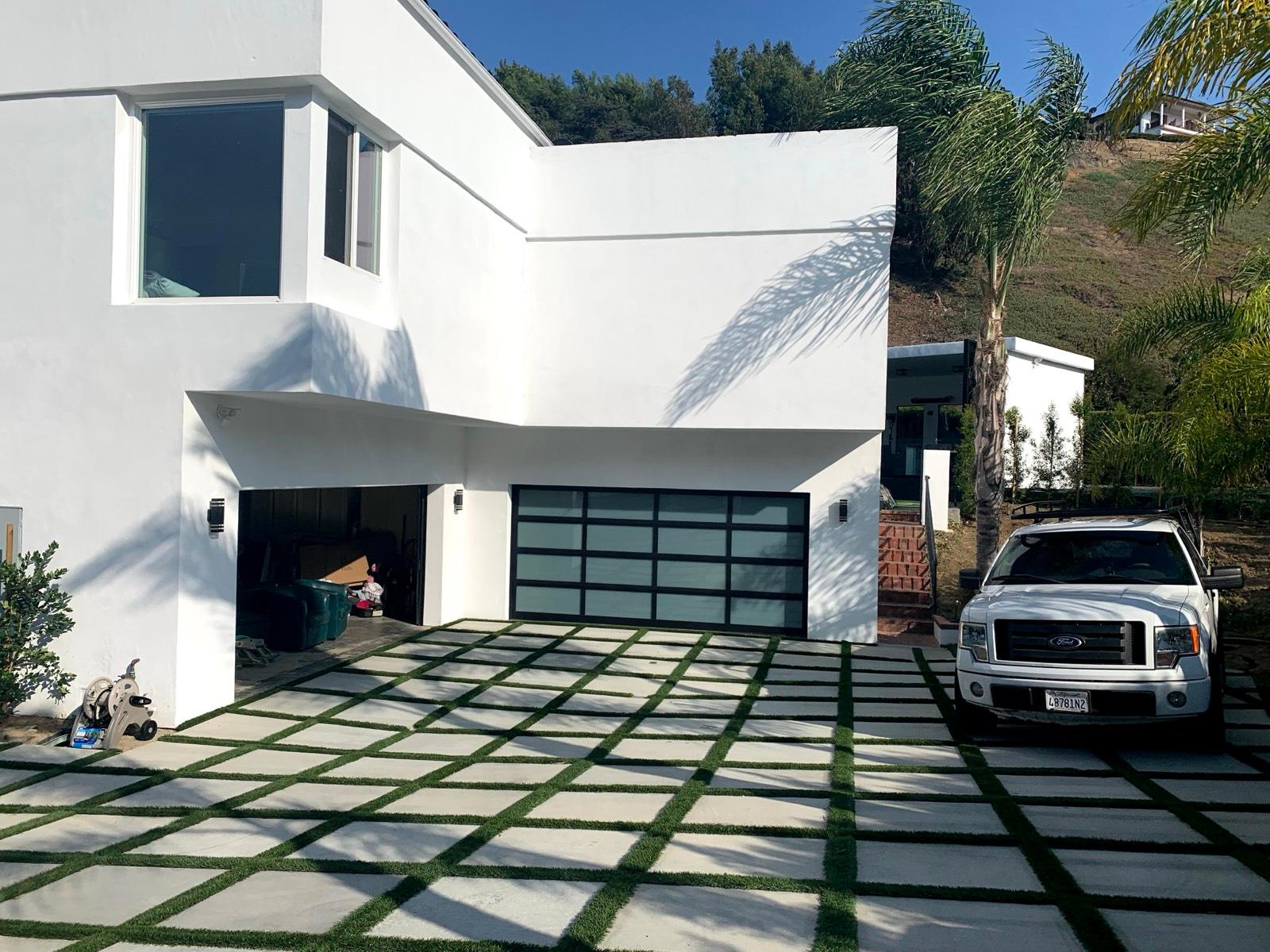 T's Modern View Stunner — photo 11