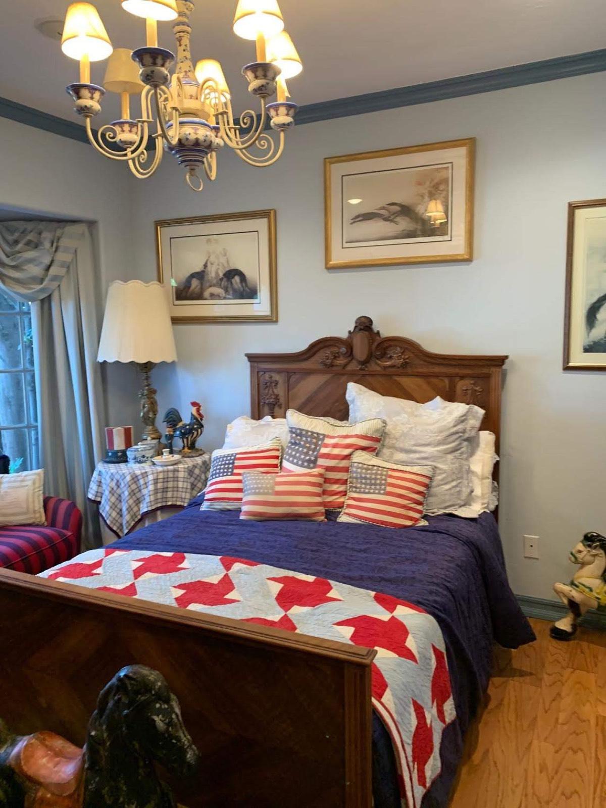 T's Old Style Manor — photo 3