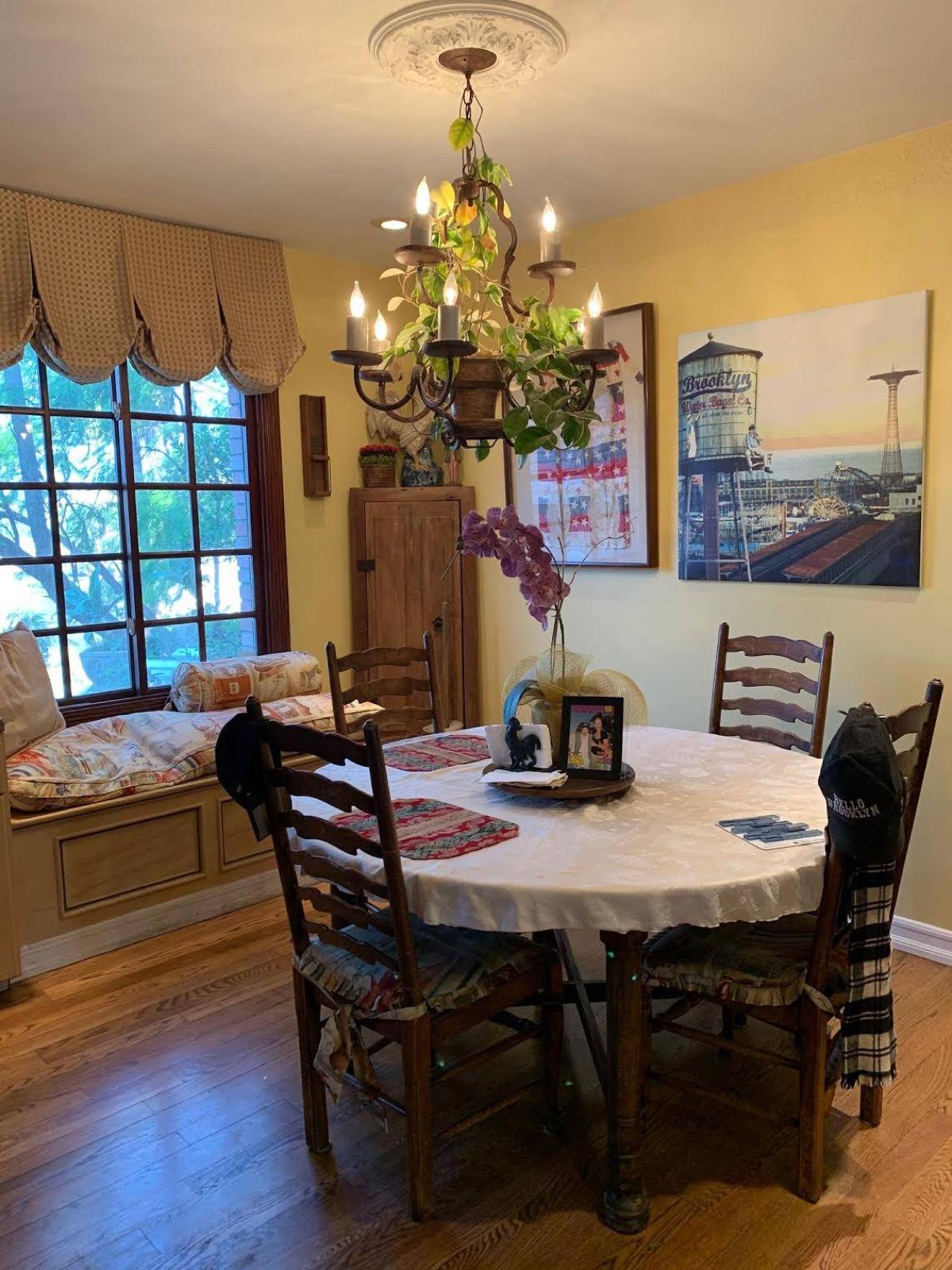 T's Old Style Manor — photo 5