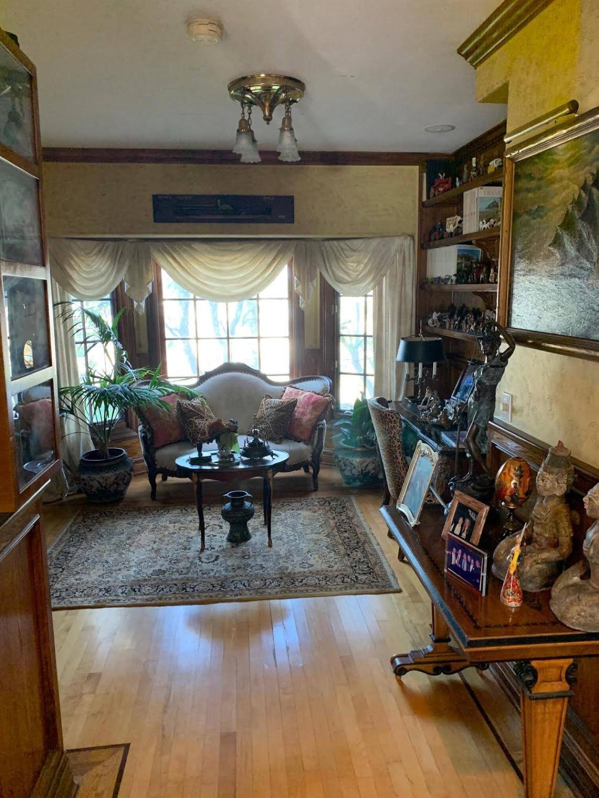 T's Old Style Manor — photo 9