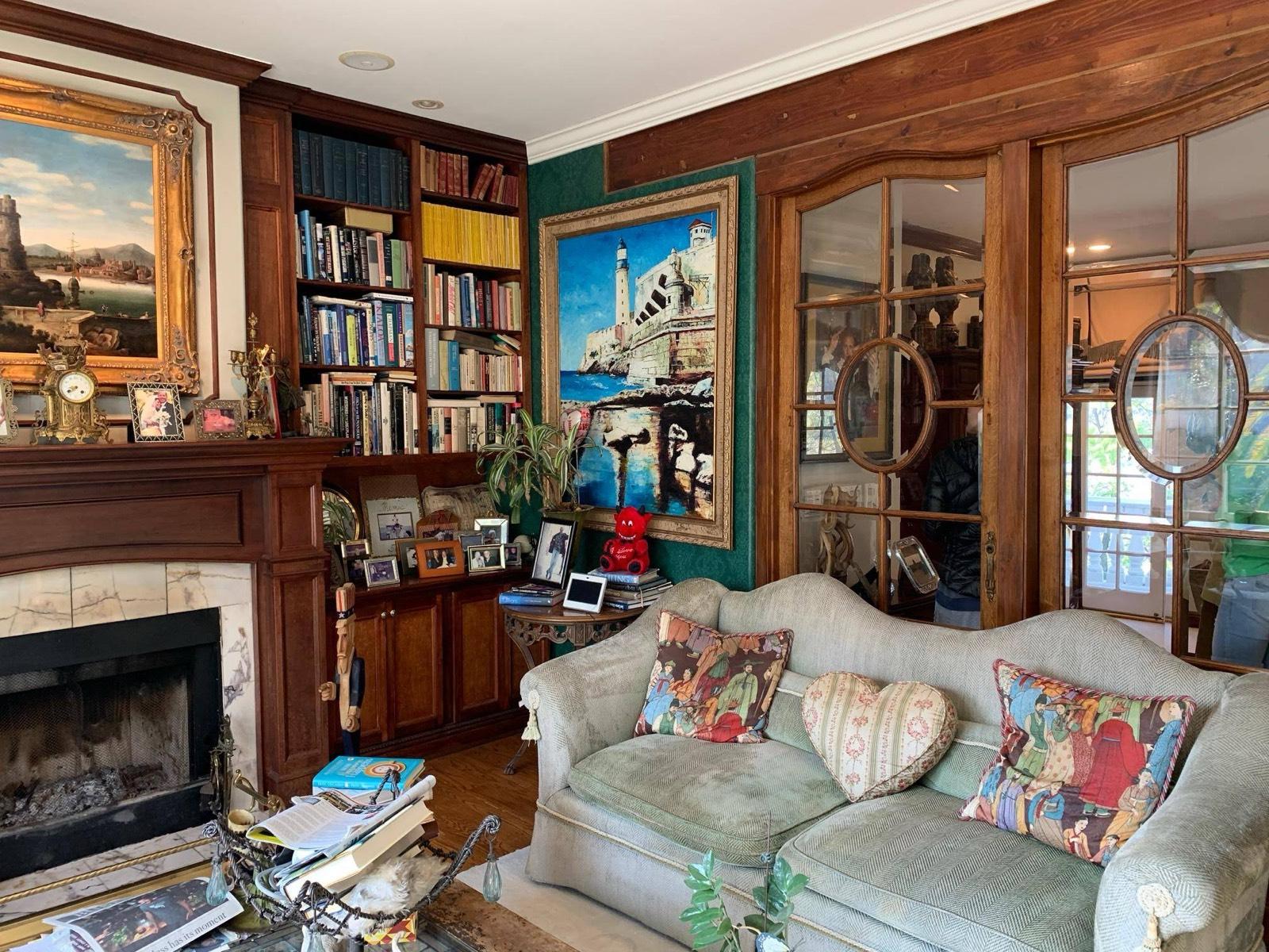 T's Old Style Manor — photo 10