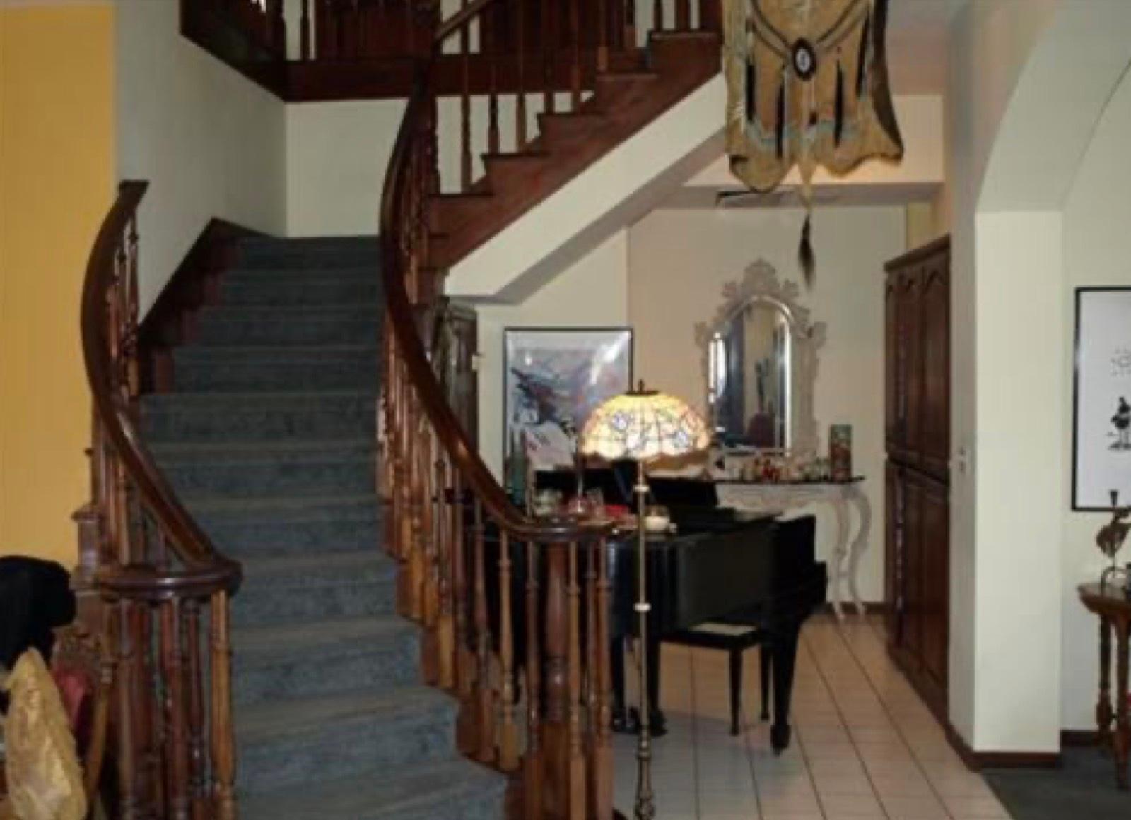 T's Victorian Ranch — photo 3