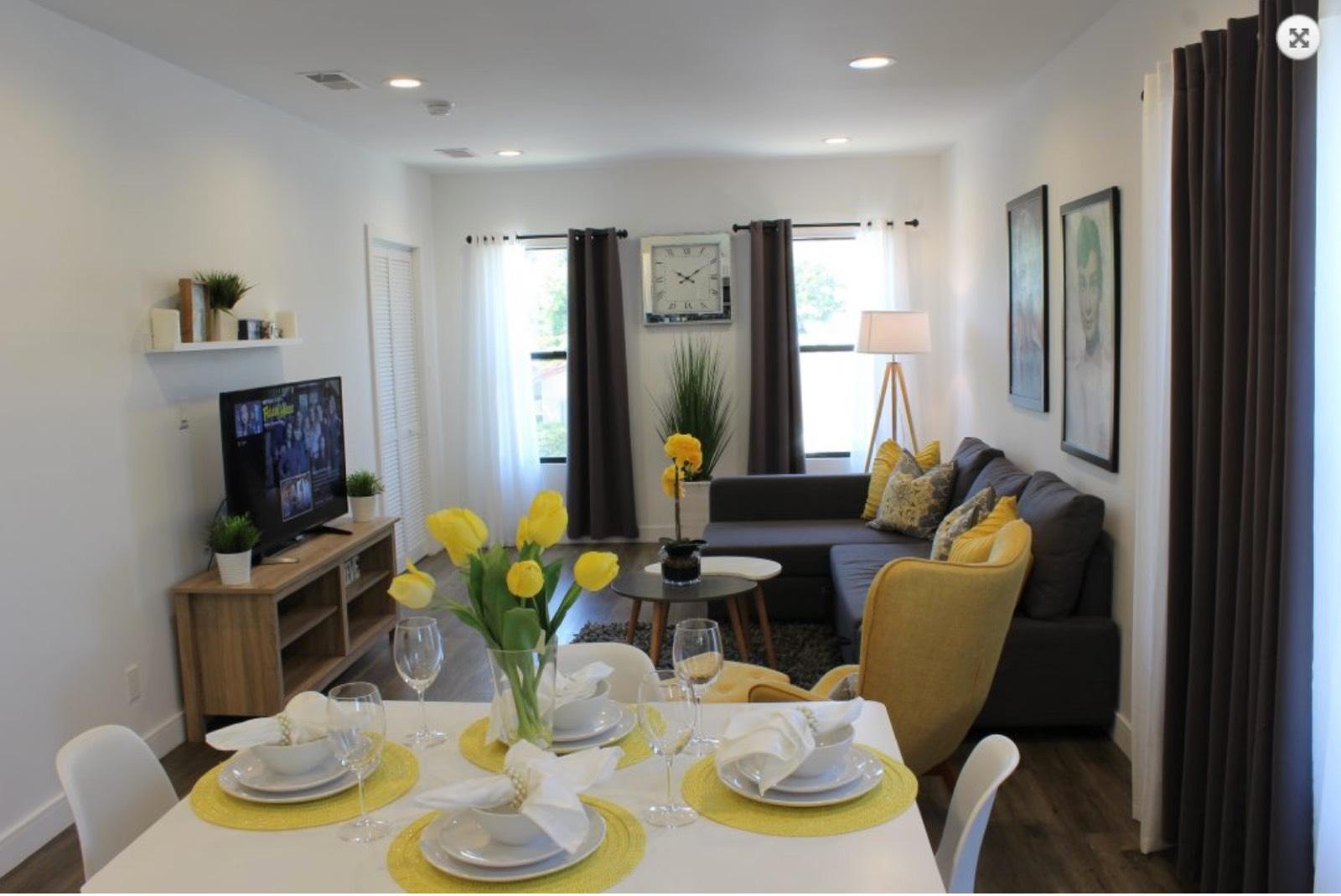 Two Apartments De Longpre — photo 9