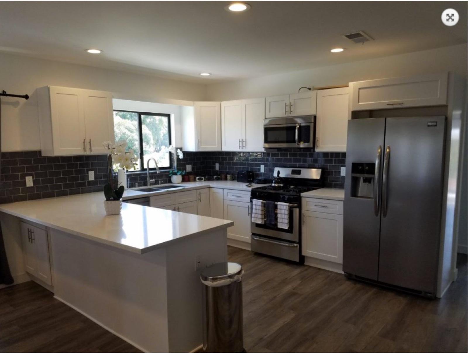 Two Apartments De Longpre — photo 11