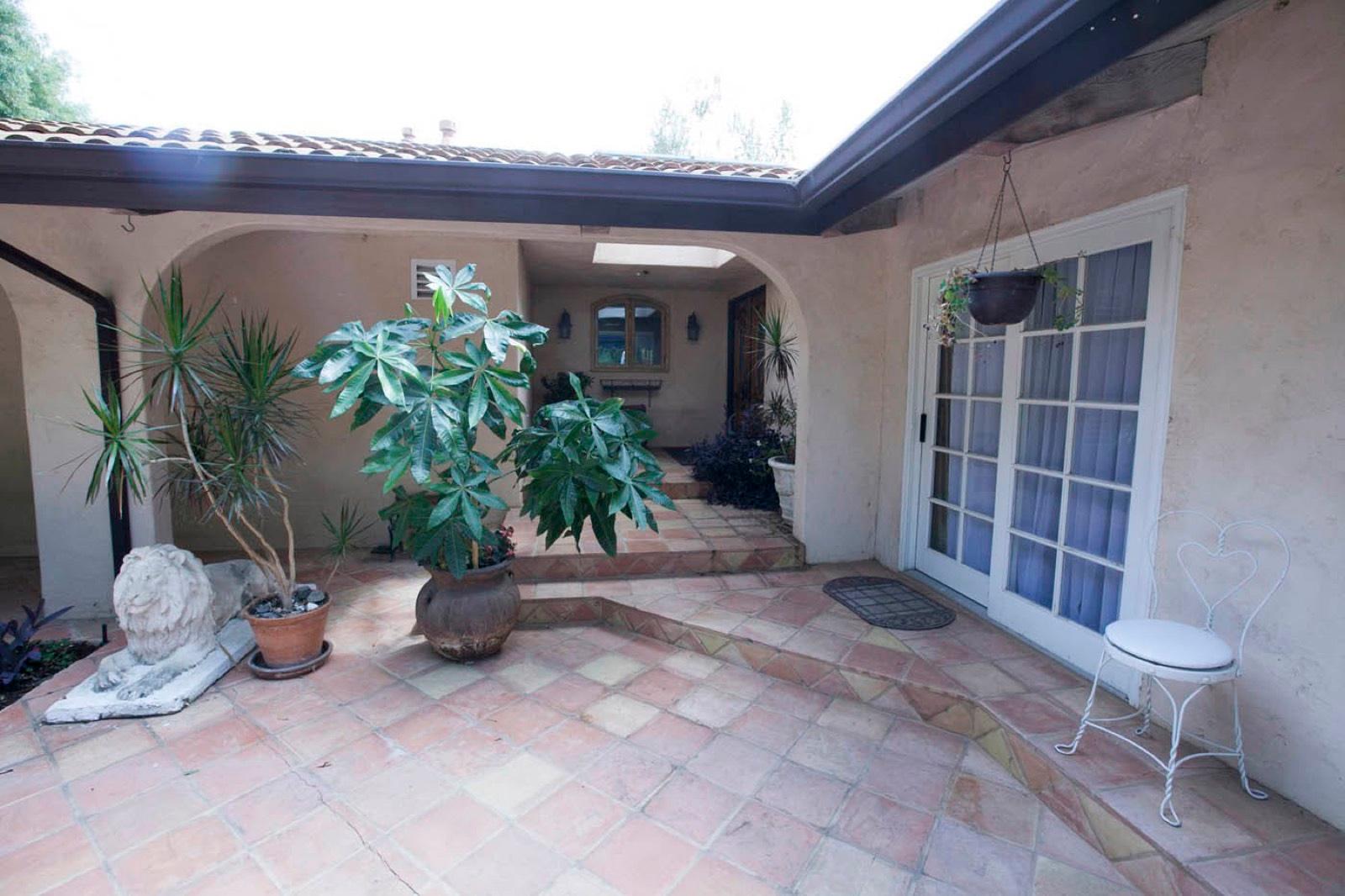 Two Properties House — photo 1