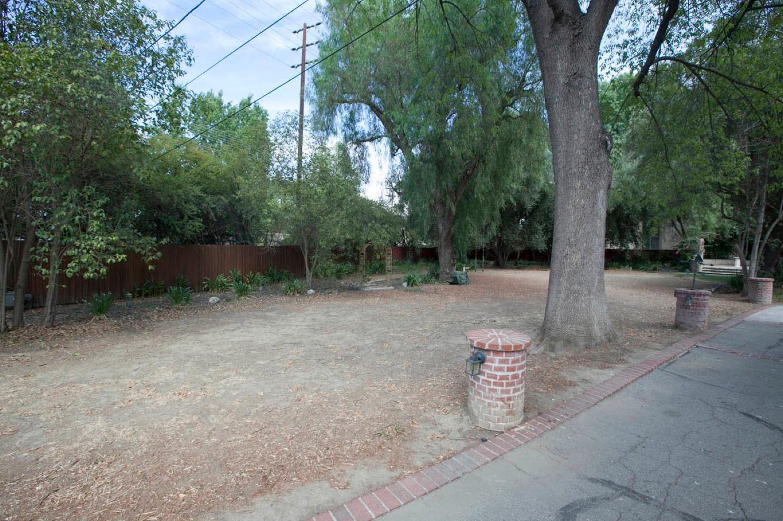 Two Properties House — photo 9