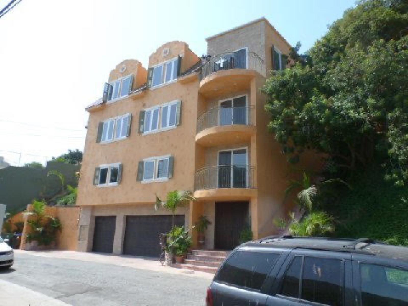 Universal City House — photo 3