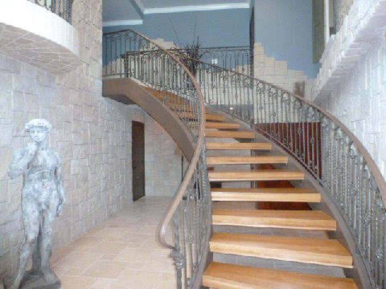 Universal City House — photo 4