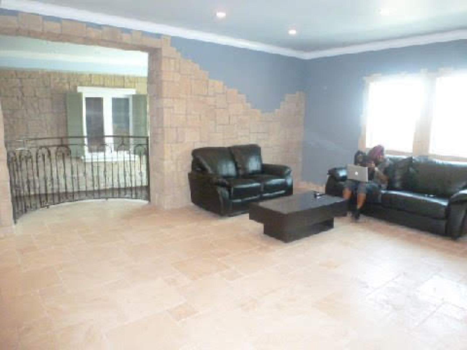 Universal City House — photo 6
