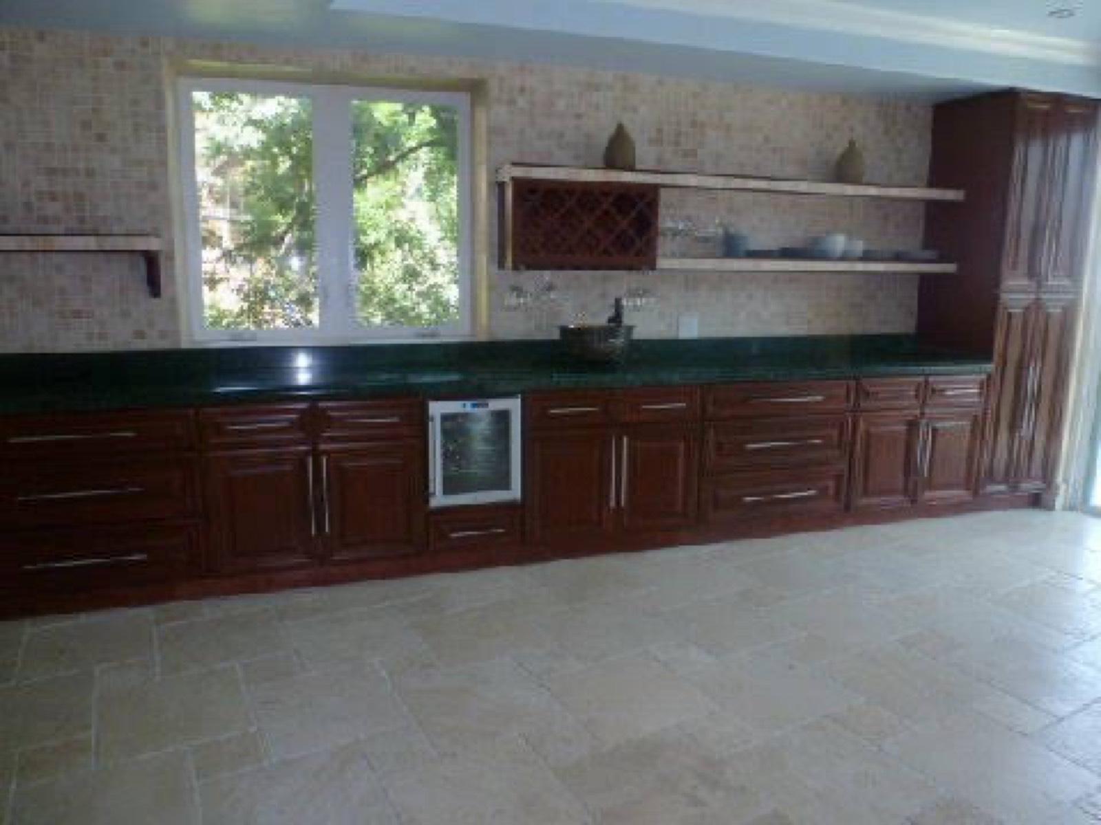 Universal City House — photo 9