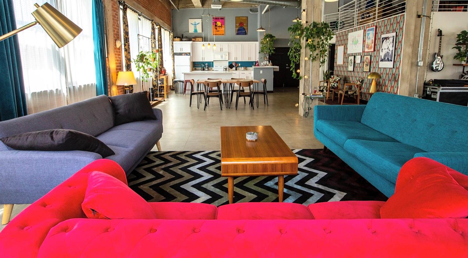 V's Downtown vibe loft — photo 9