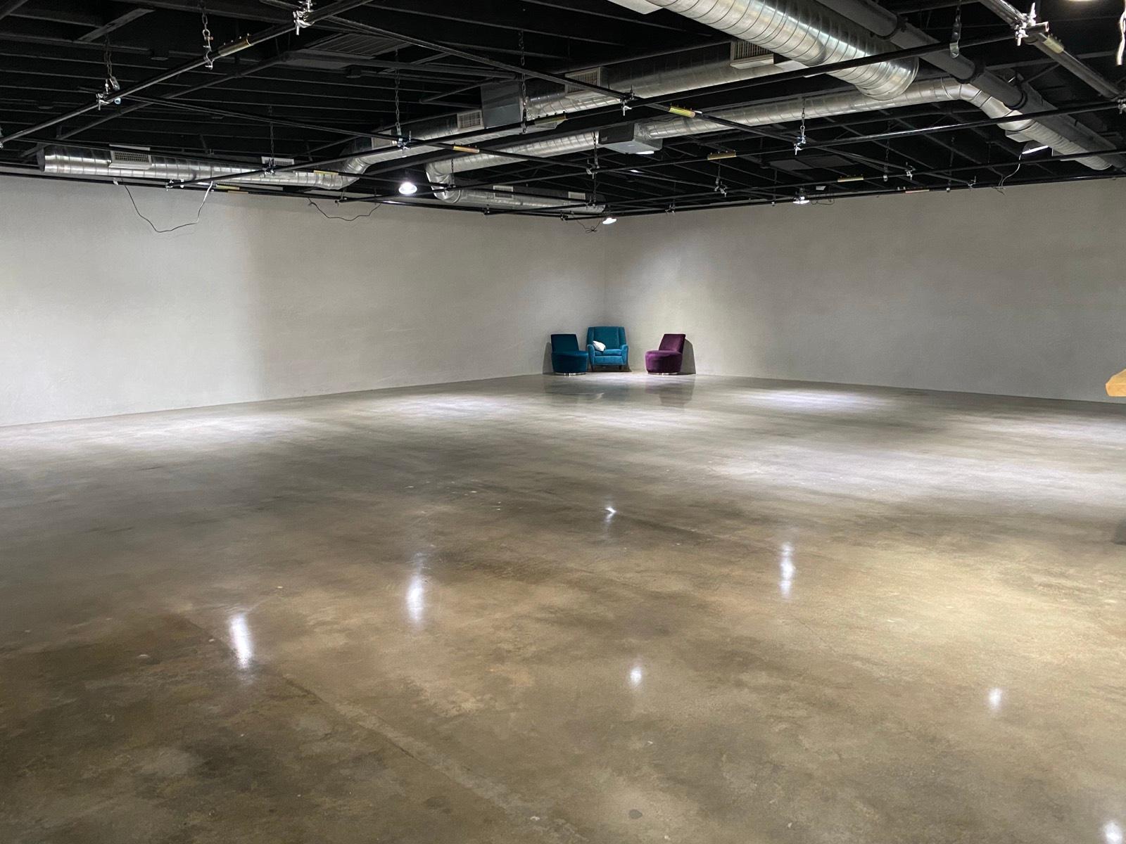 V's Studio — photo 8