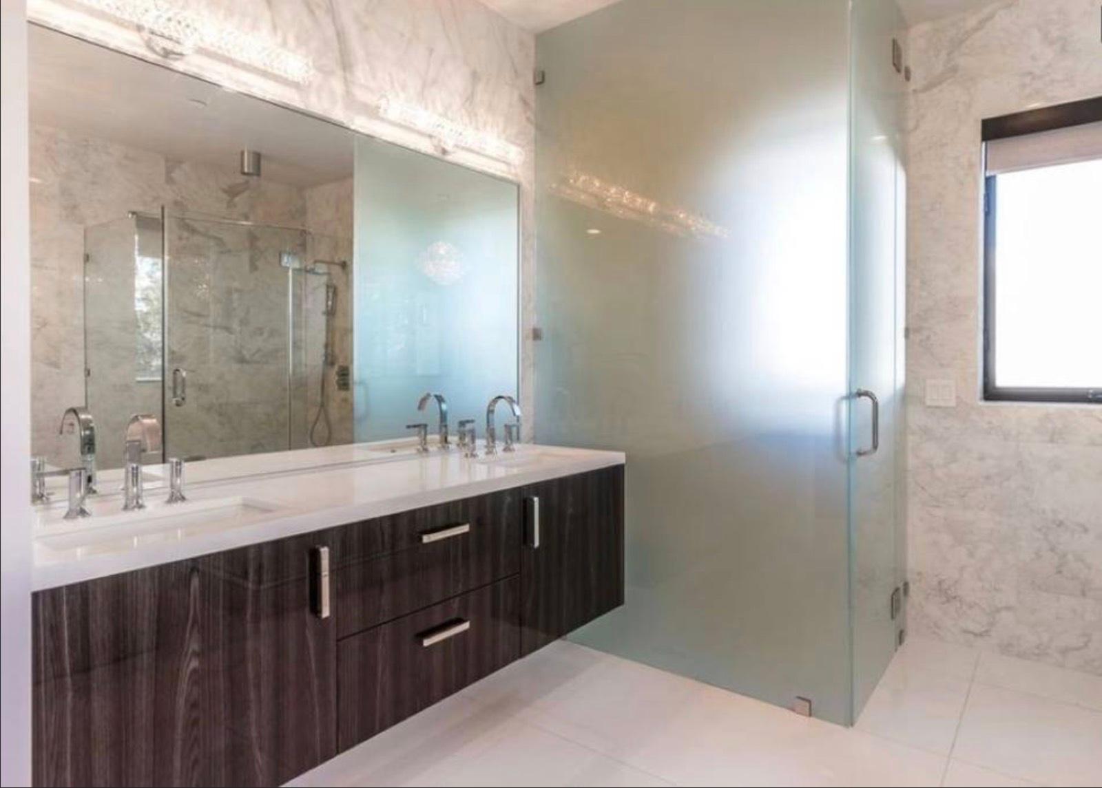 Valentino WH House — photo 1