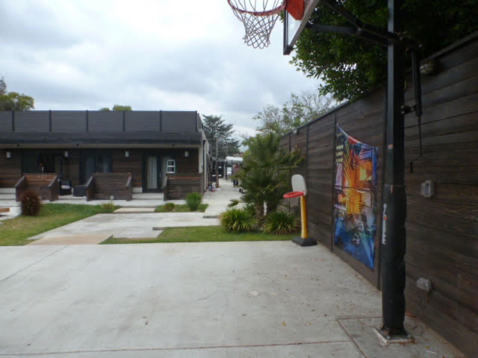 Valley Village House — photo 1