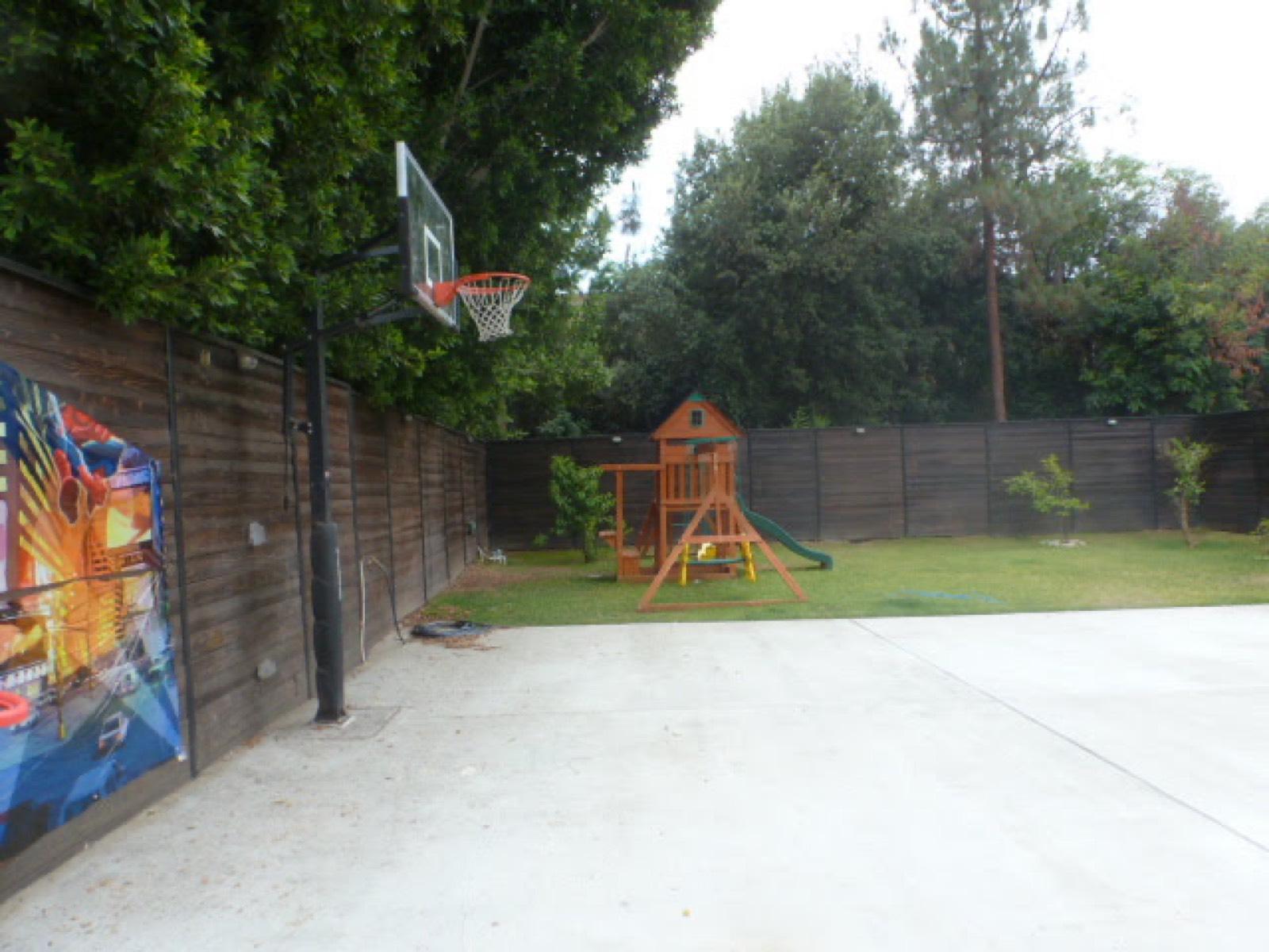 Valley Village House — photo 11