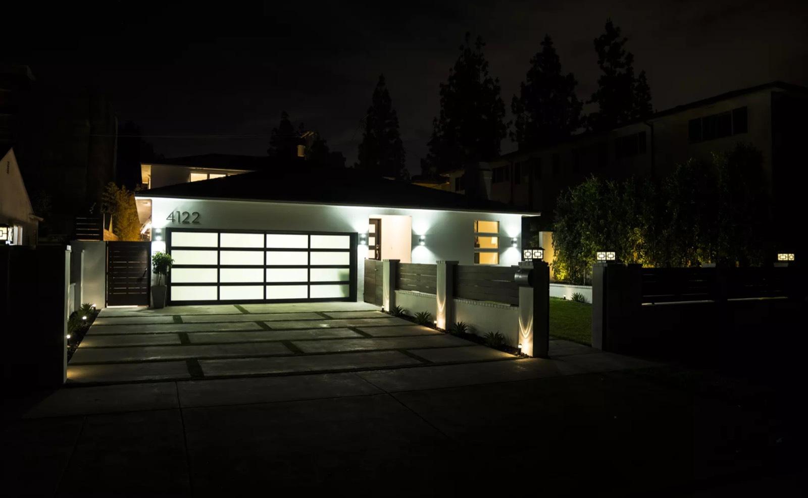 Vantage Ave Home — photo 1