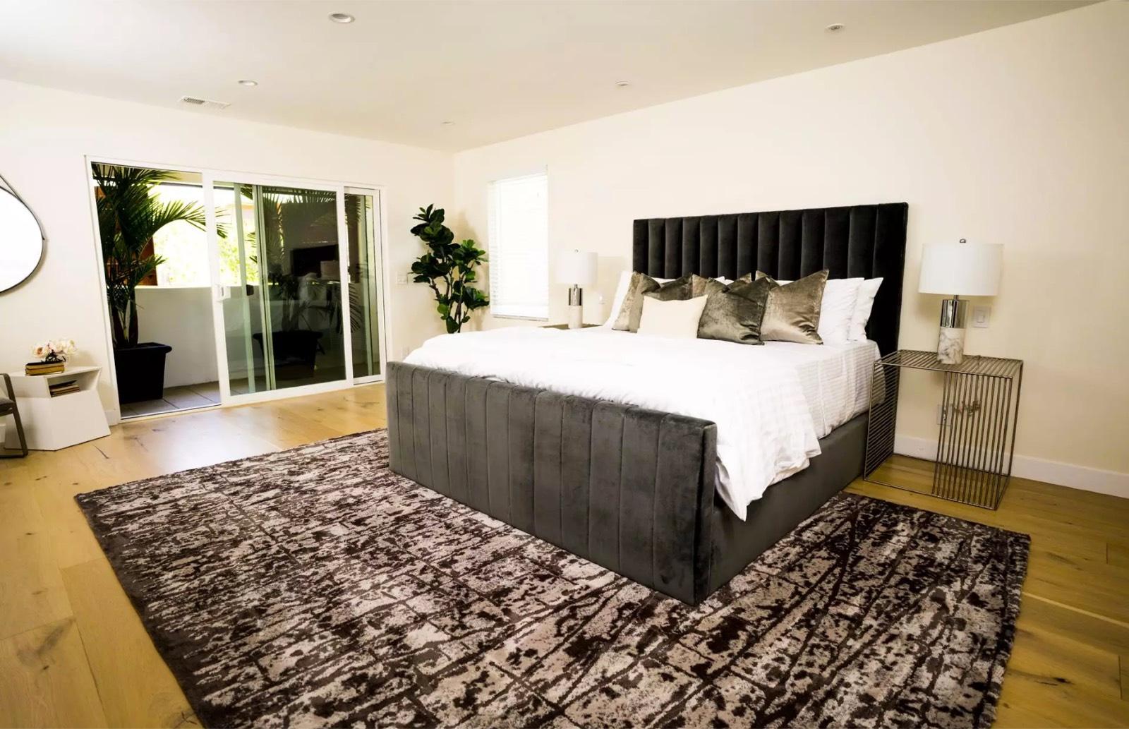 Vantage Ave Home — photo 9
