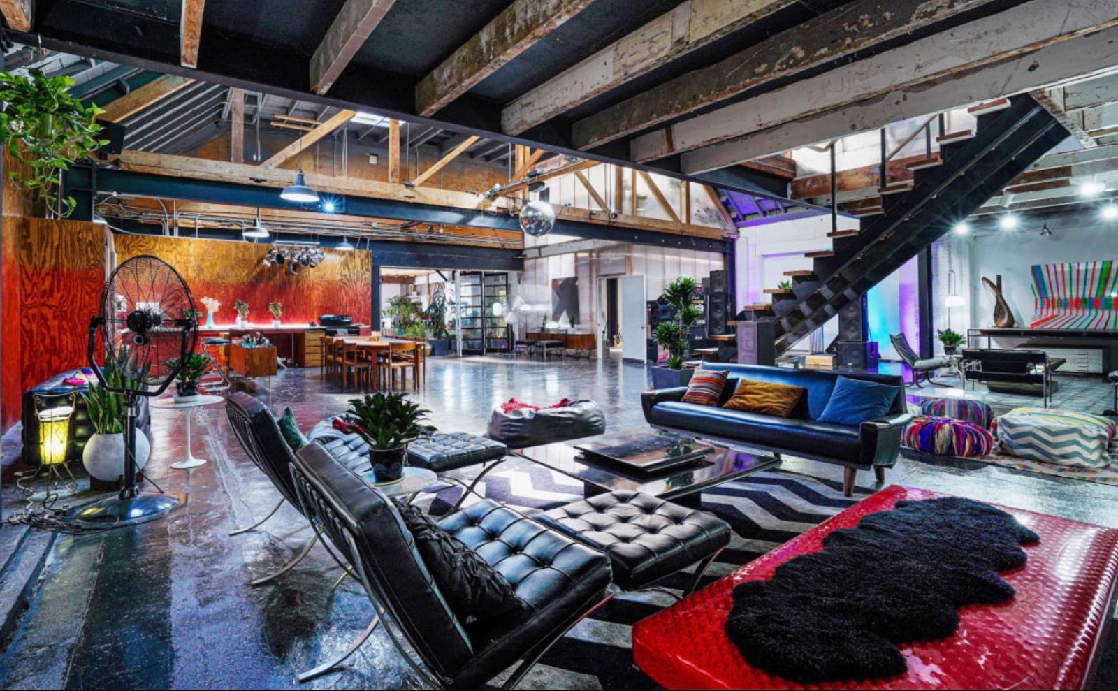 VB's Groovy Hip Warehouse — photo 1