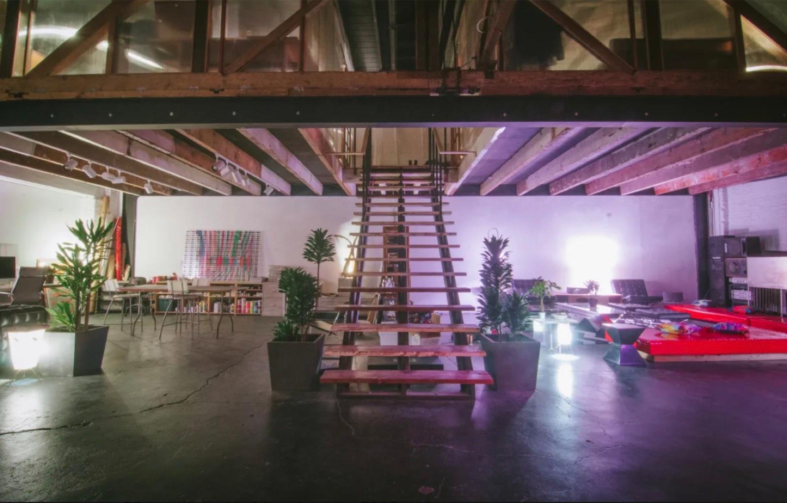 VB's Groovy Hip Warehouse — photo 11