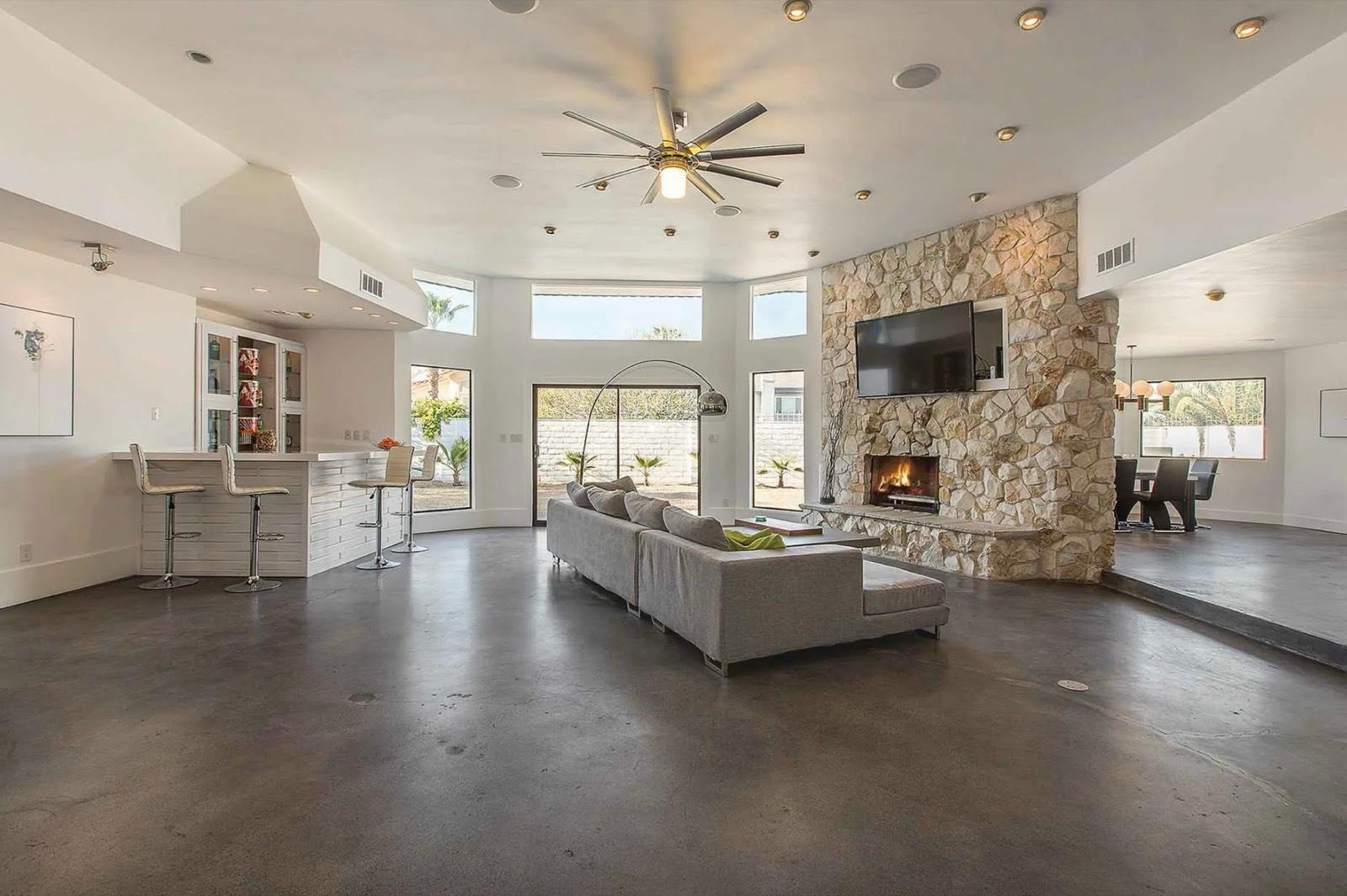 Vegas Midcentury Elvis Home — photo 5