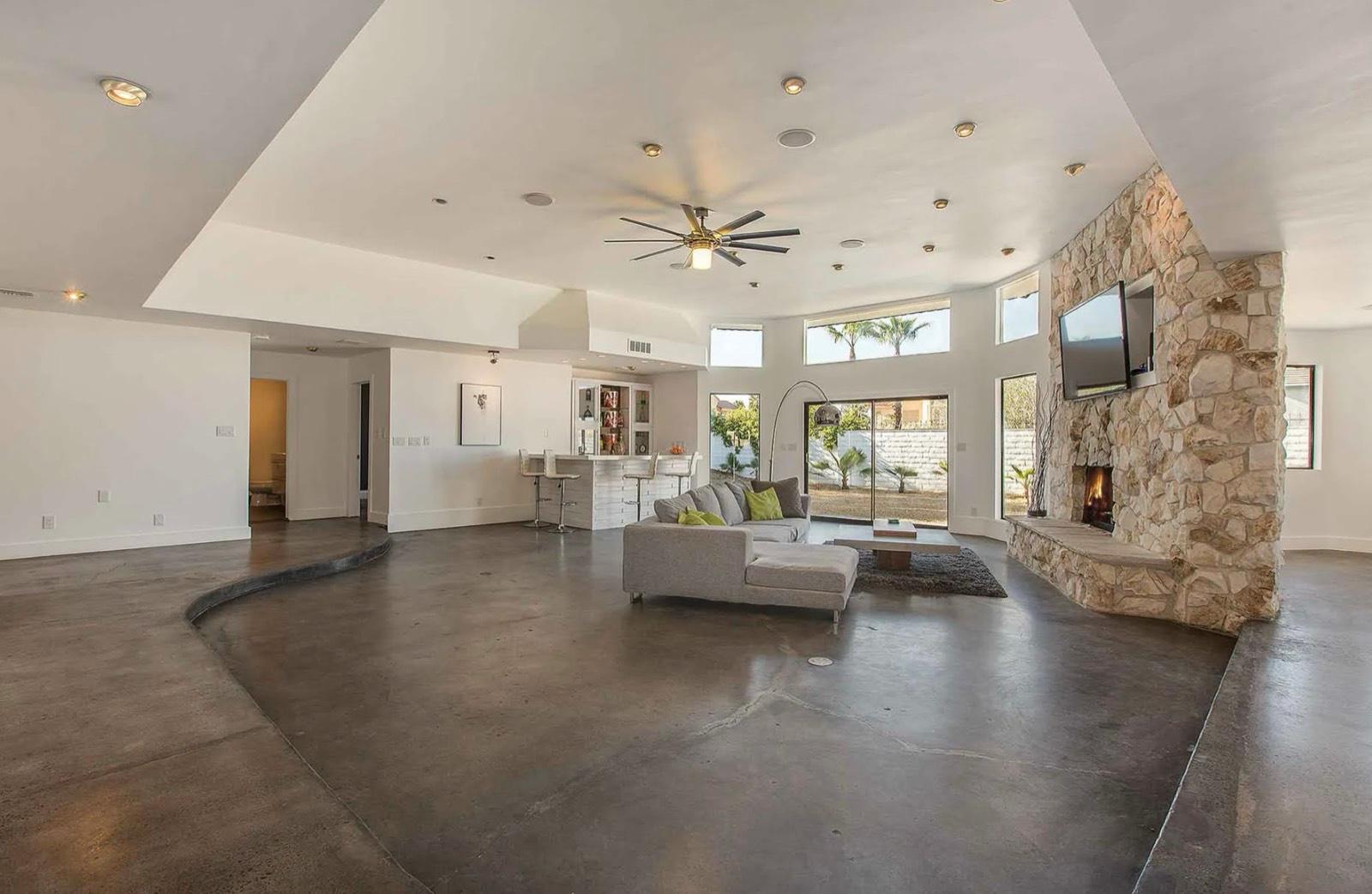 Vegas Midcentury Elvis Home — photo 6