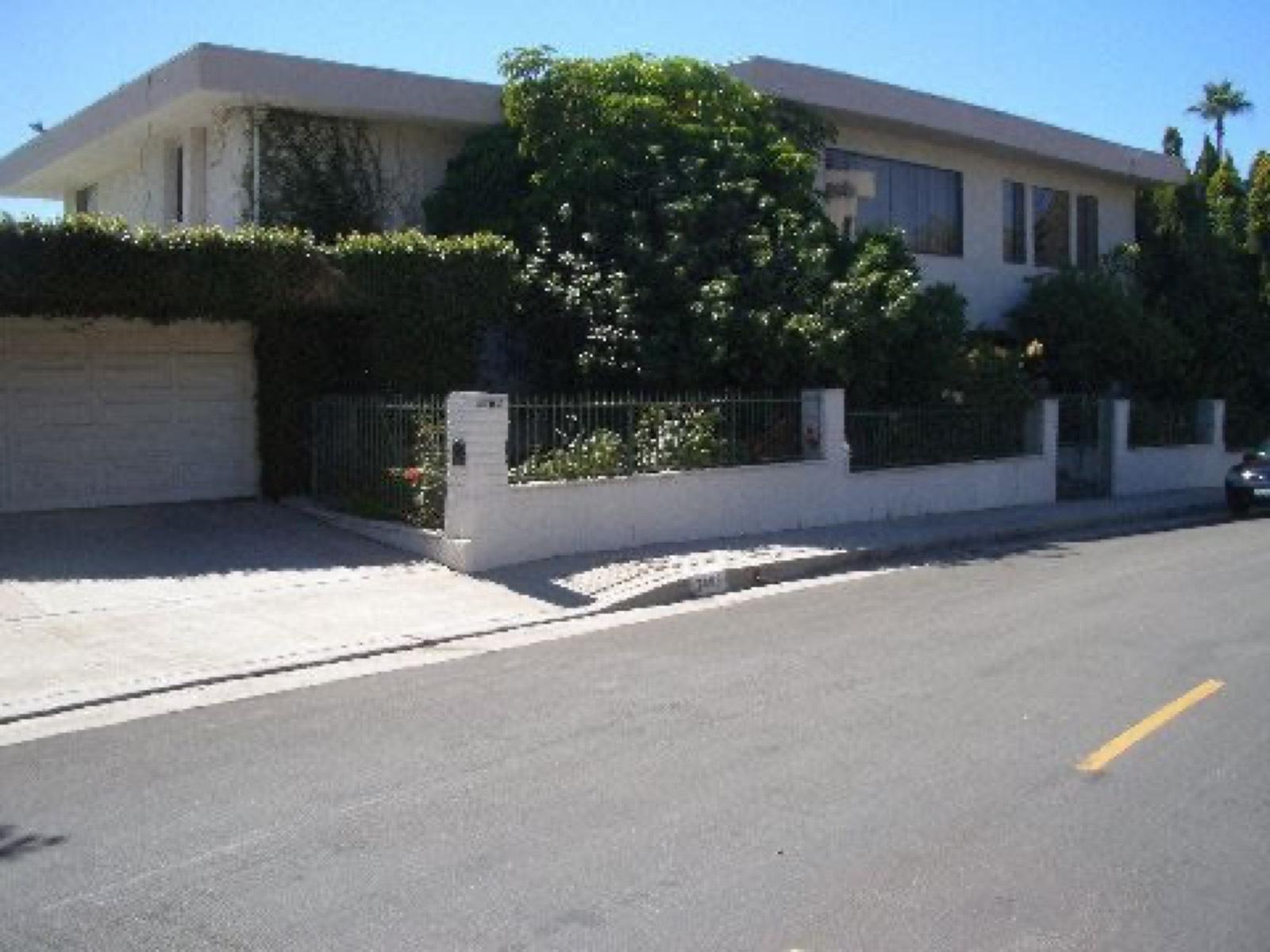 Venus Drive house — photo 2