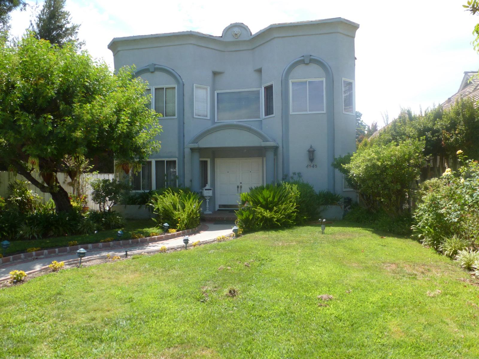 Violet Toluca Lake — photo 1