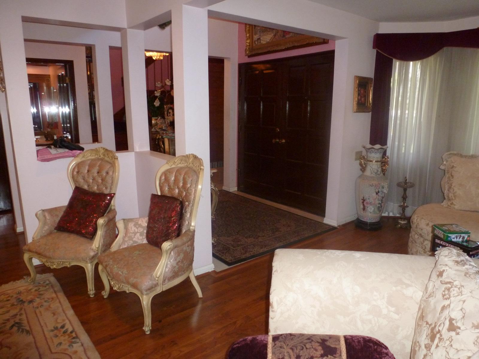 Violet Toluca Lake — photo 5