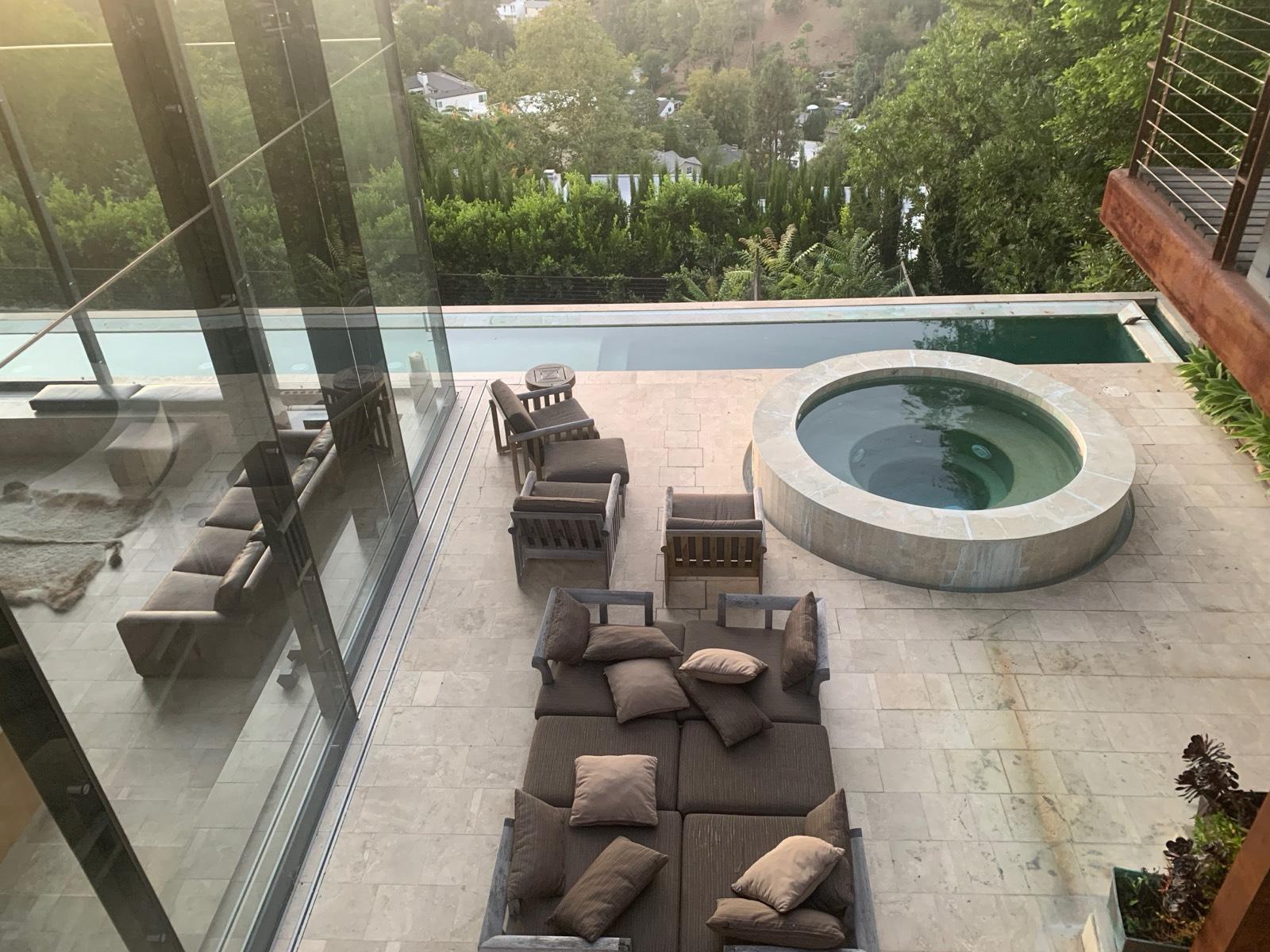 V's Architectural Stunner — photo 3