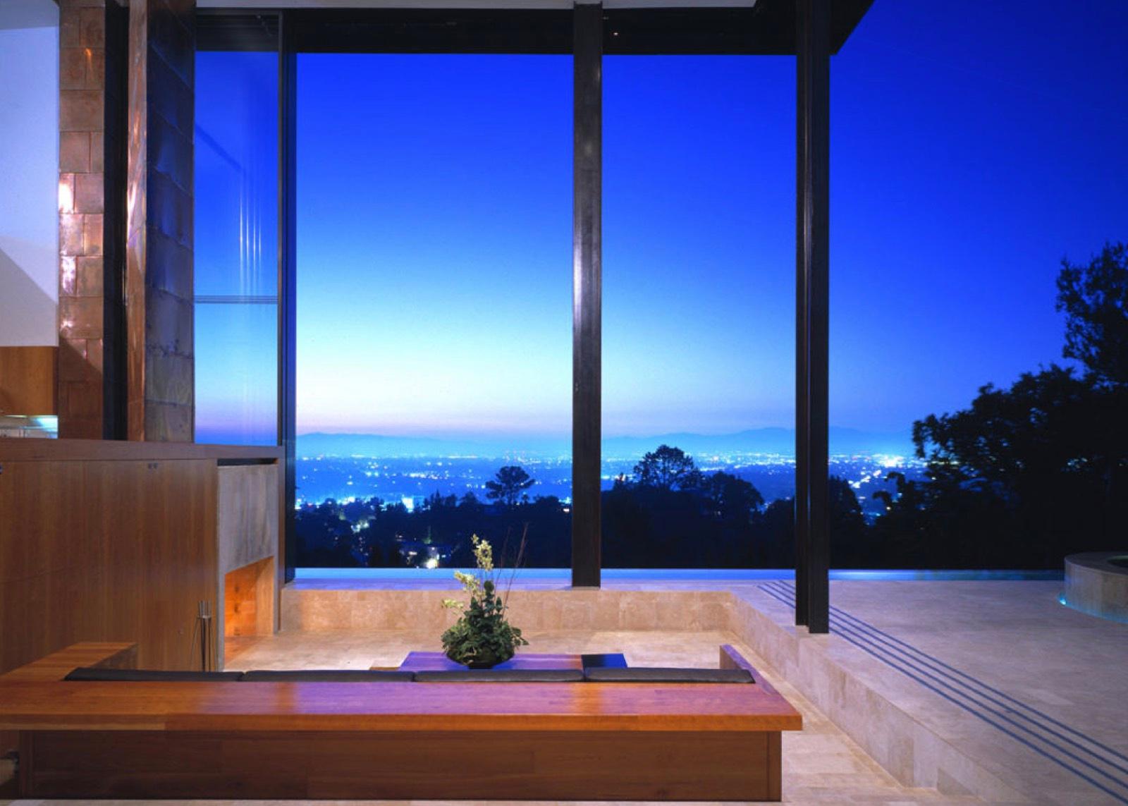 V's Architectural Stunner — photo 4