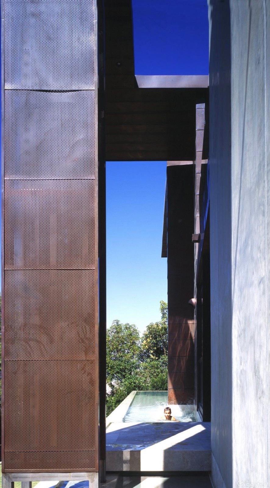 V's Architectural Stunner — photo 8