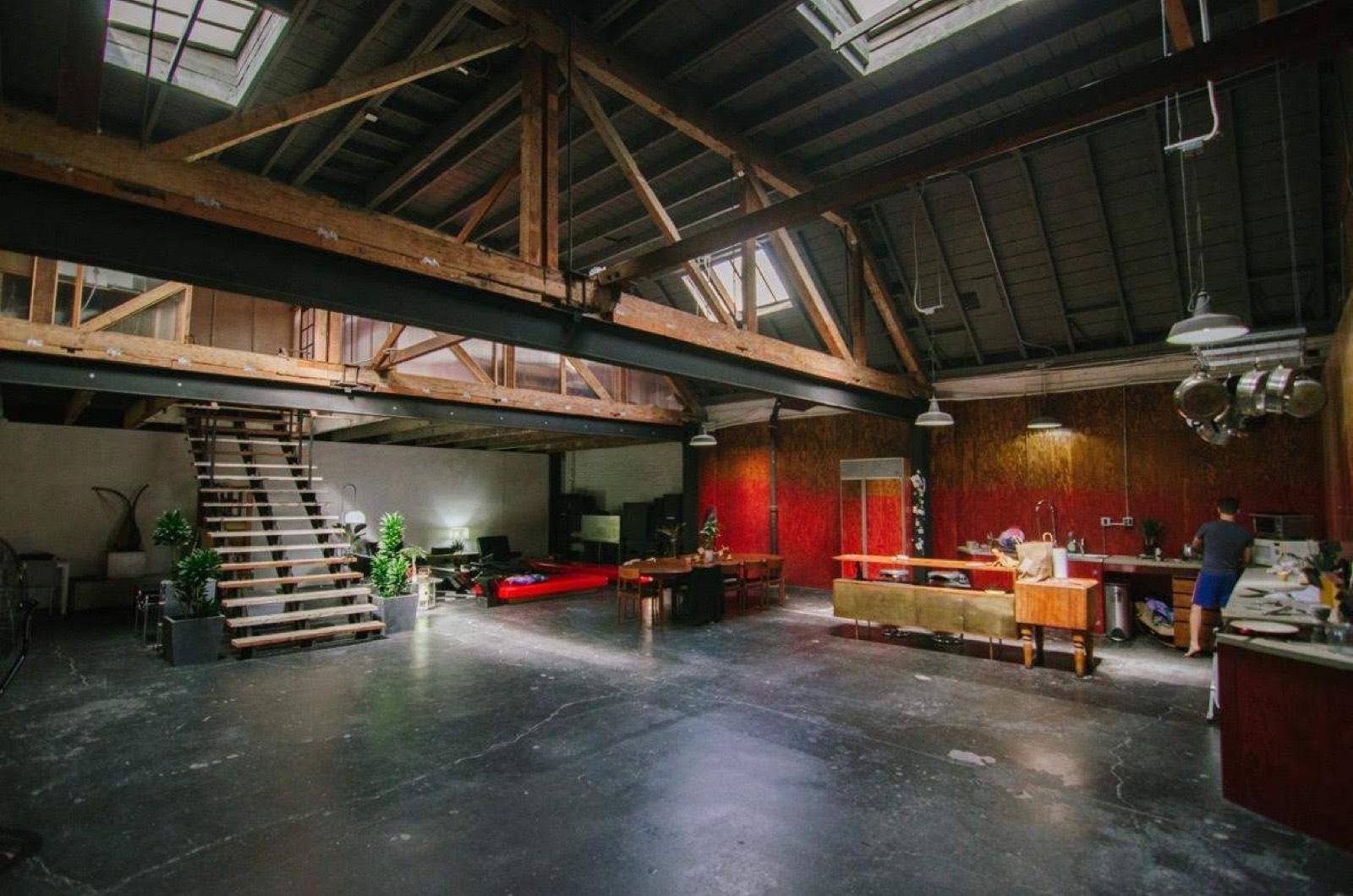 V's Warehouse — photo 6