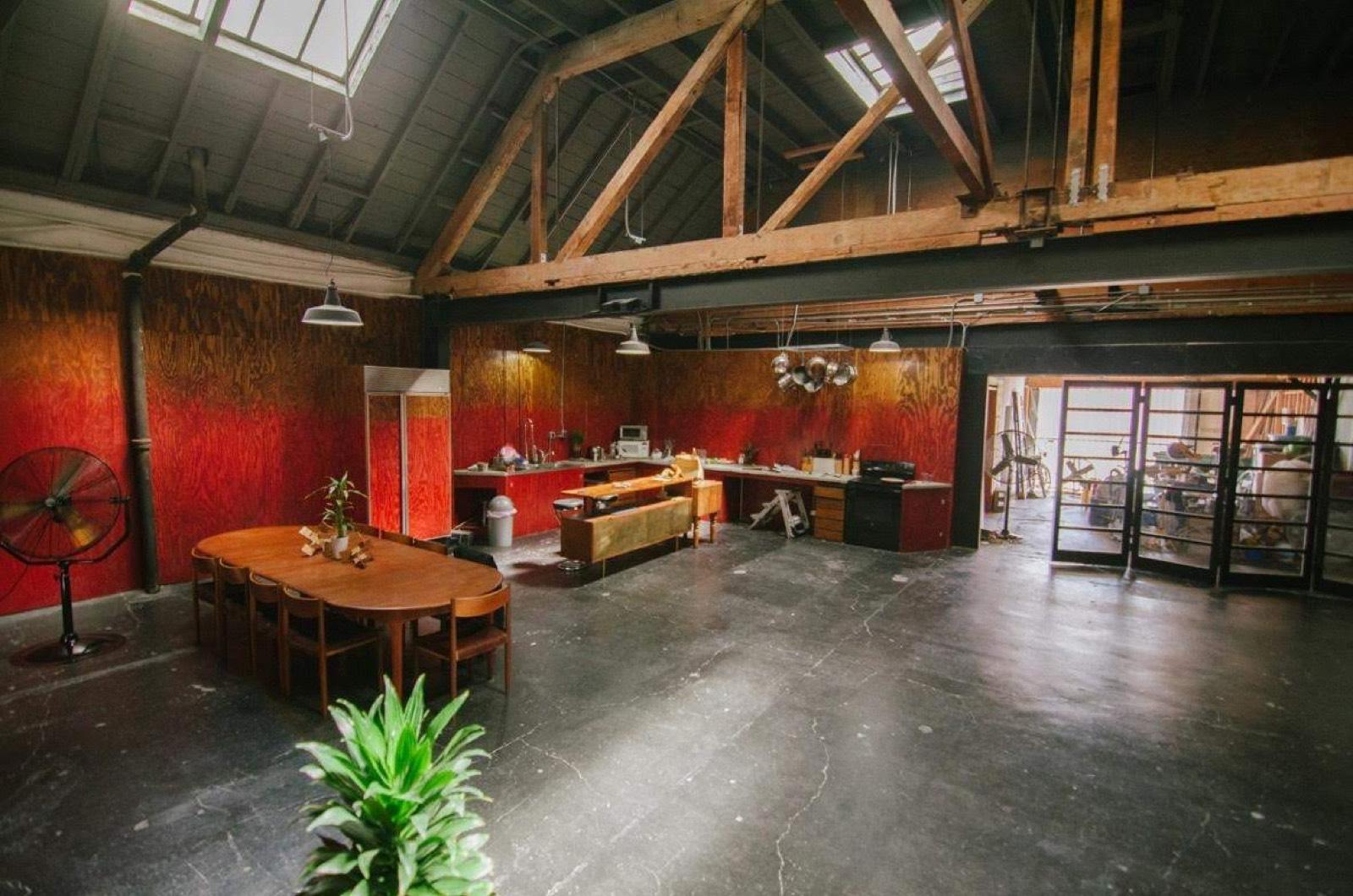 V's Warehouse — photo 1