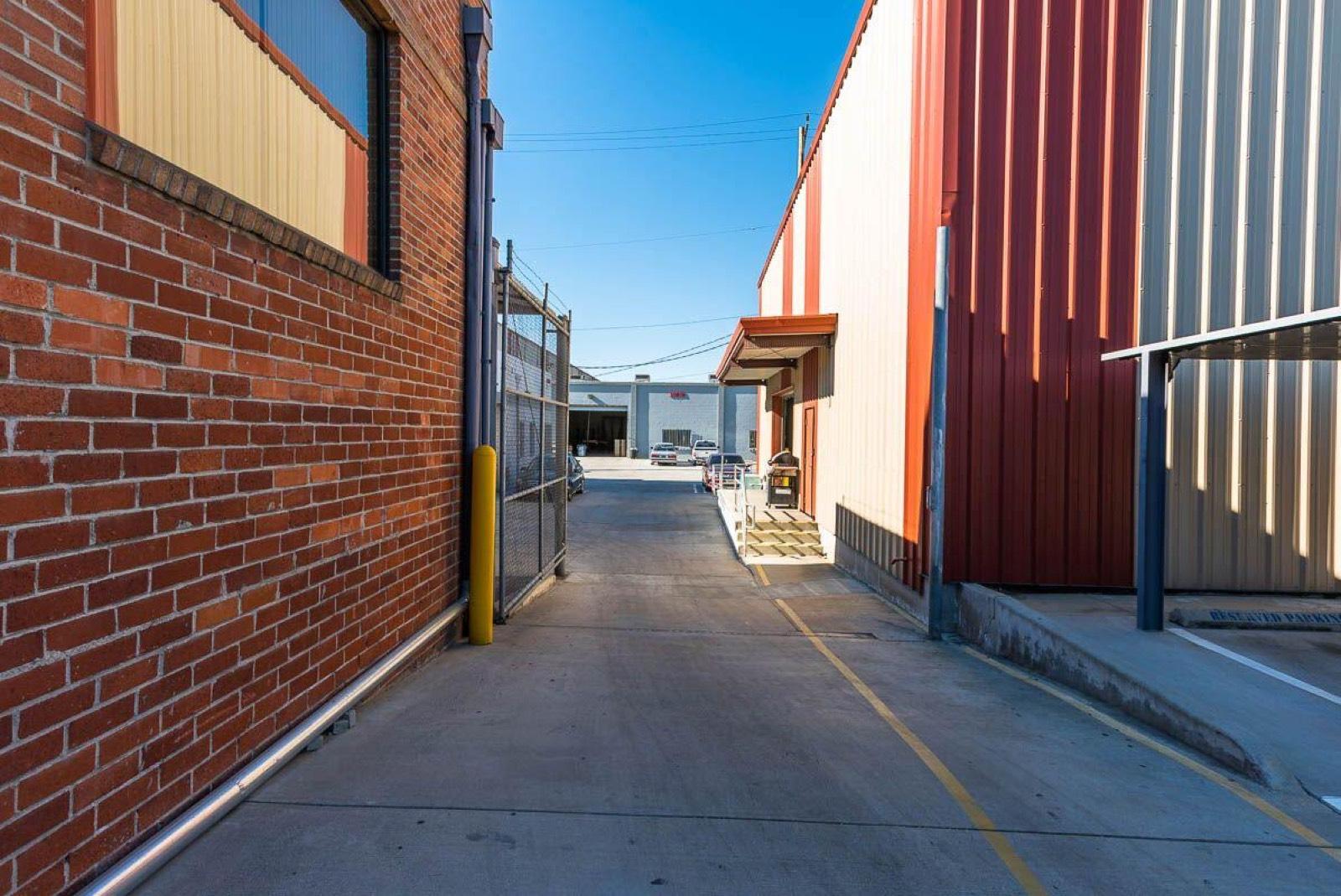 Warehouse studio — photo 6