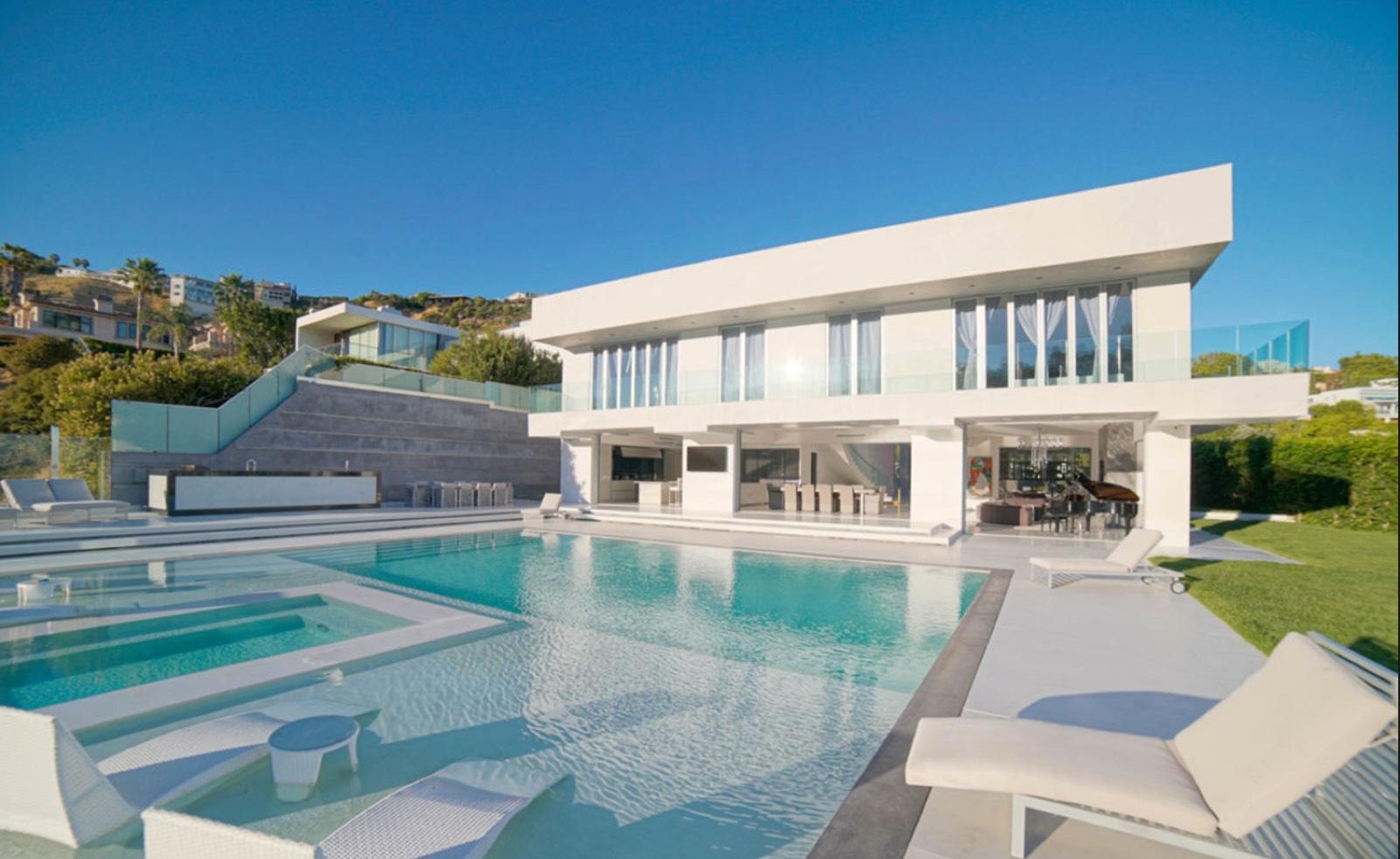 West Hollywood Light Up Modern Home — photo 2