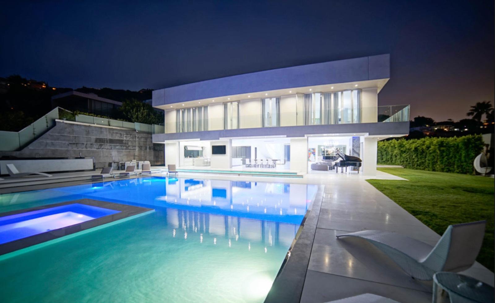 West Hollywood Light Up Modern Home — photo 3