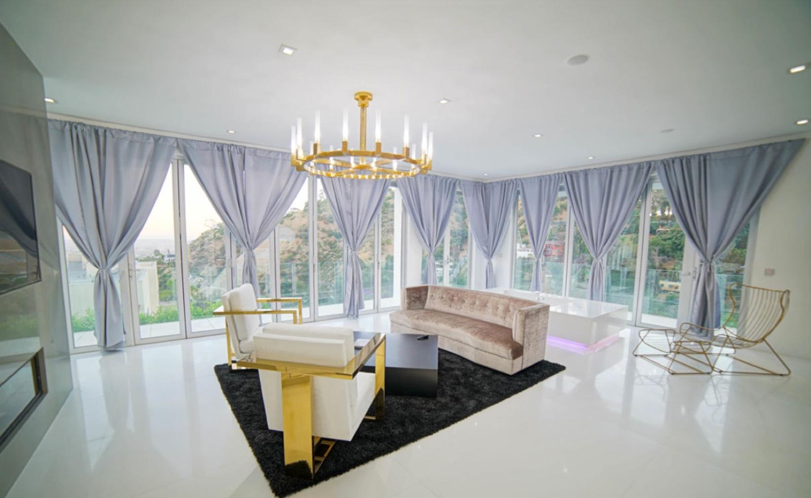 West Hollywood Light Up Modern Home — photo 12